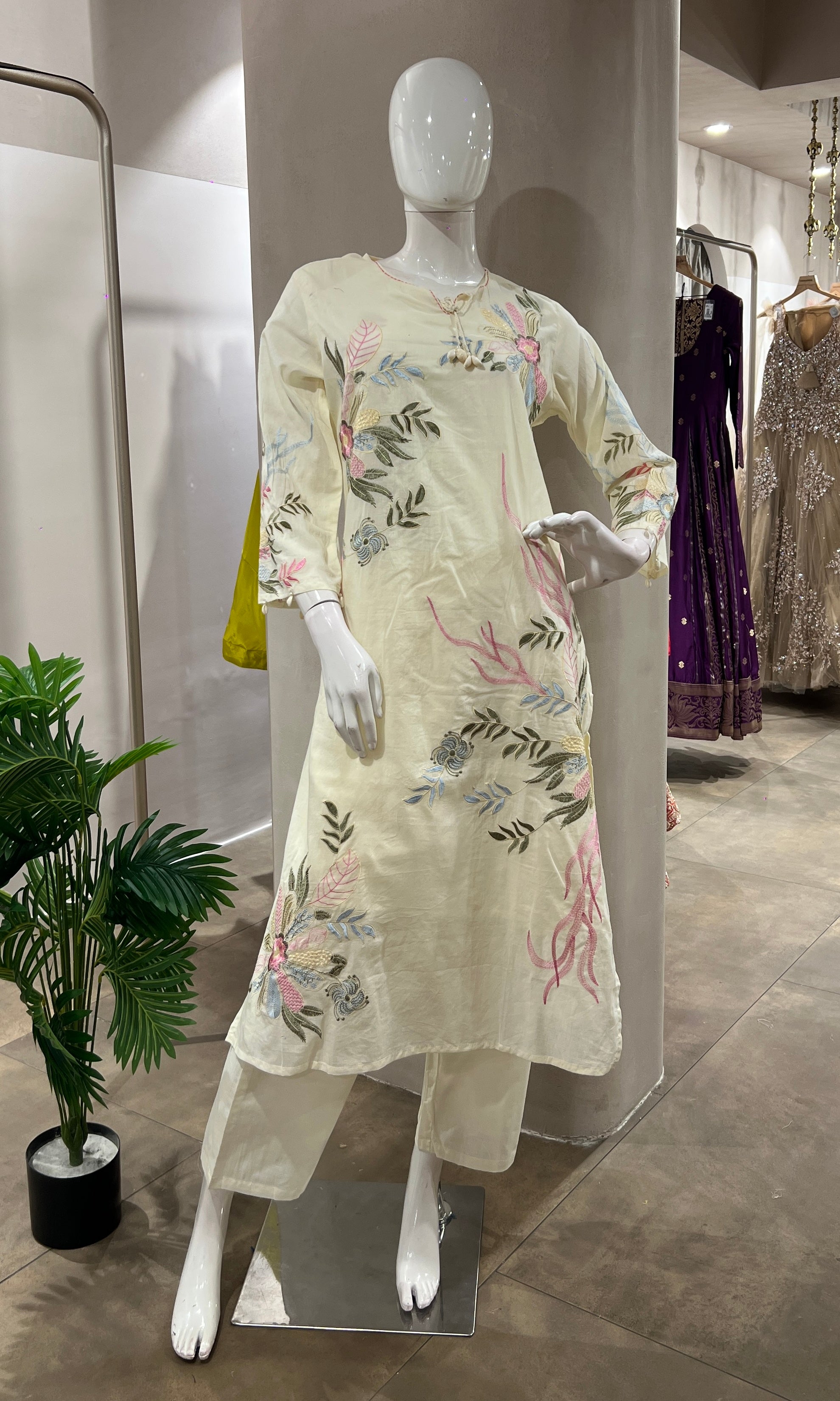 CREAM FLORAL MOTIF KURTA SET