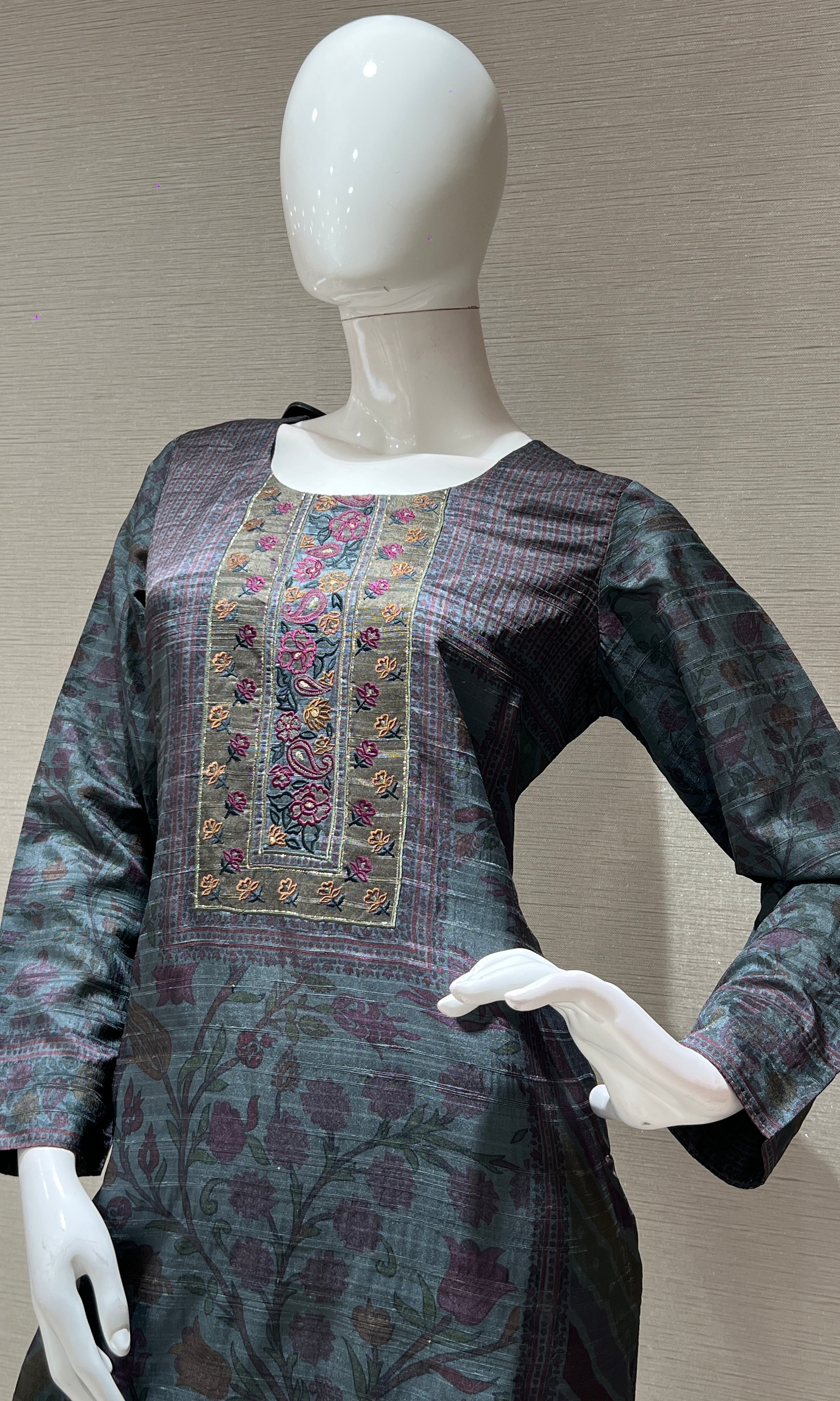 Grey Kurta Set With Contrast Floral Dupatta