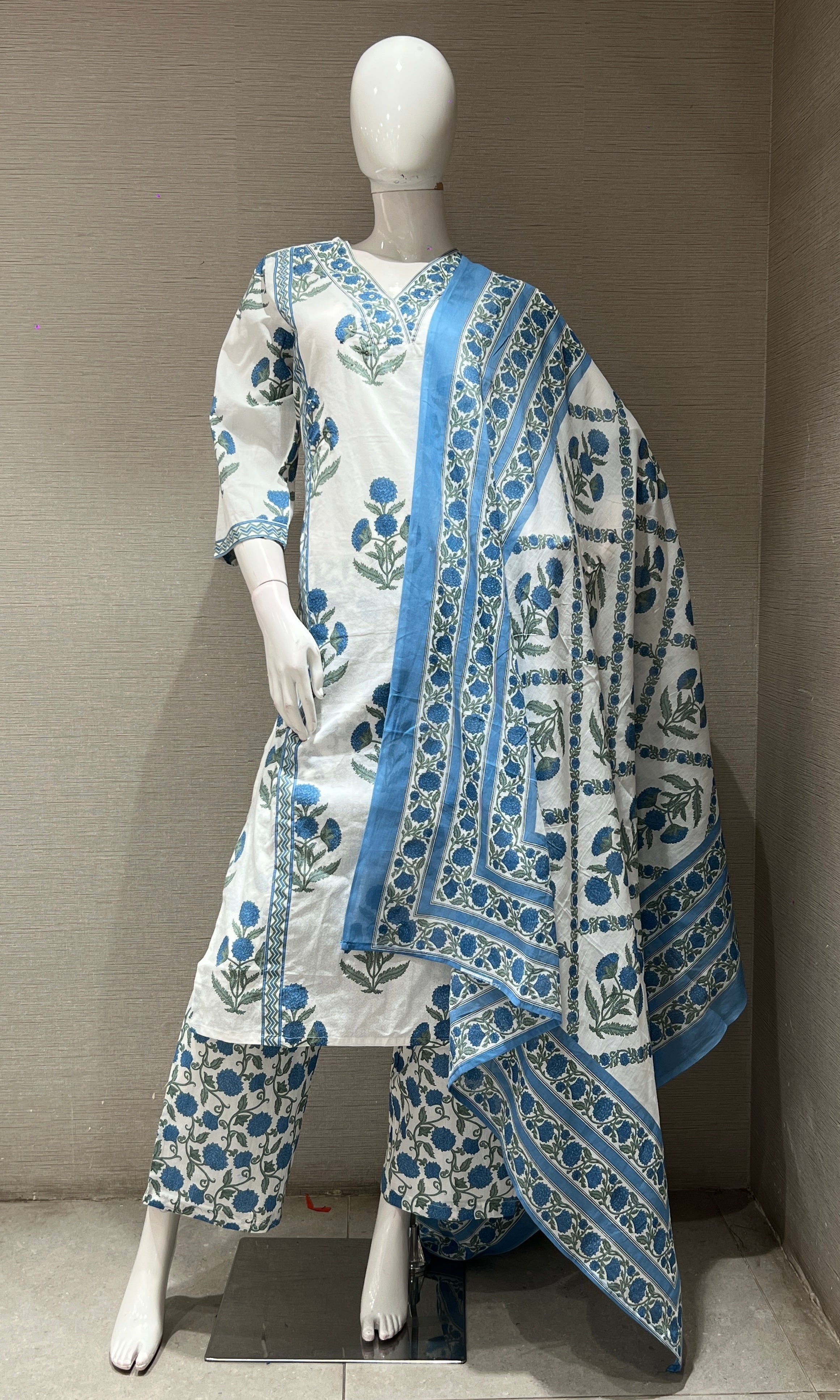 Blue FLORAL PRINT kurta set