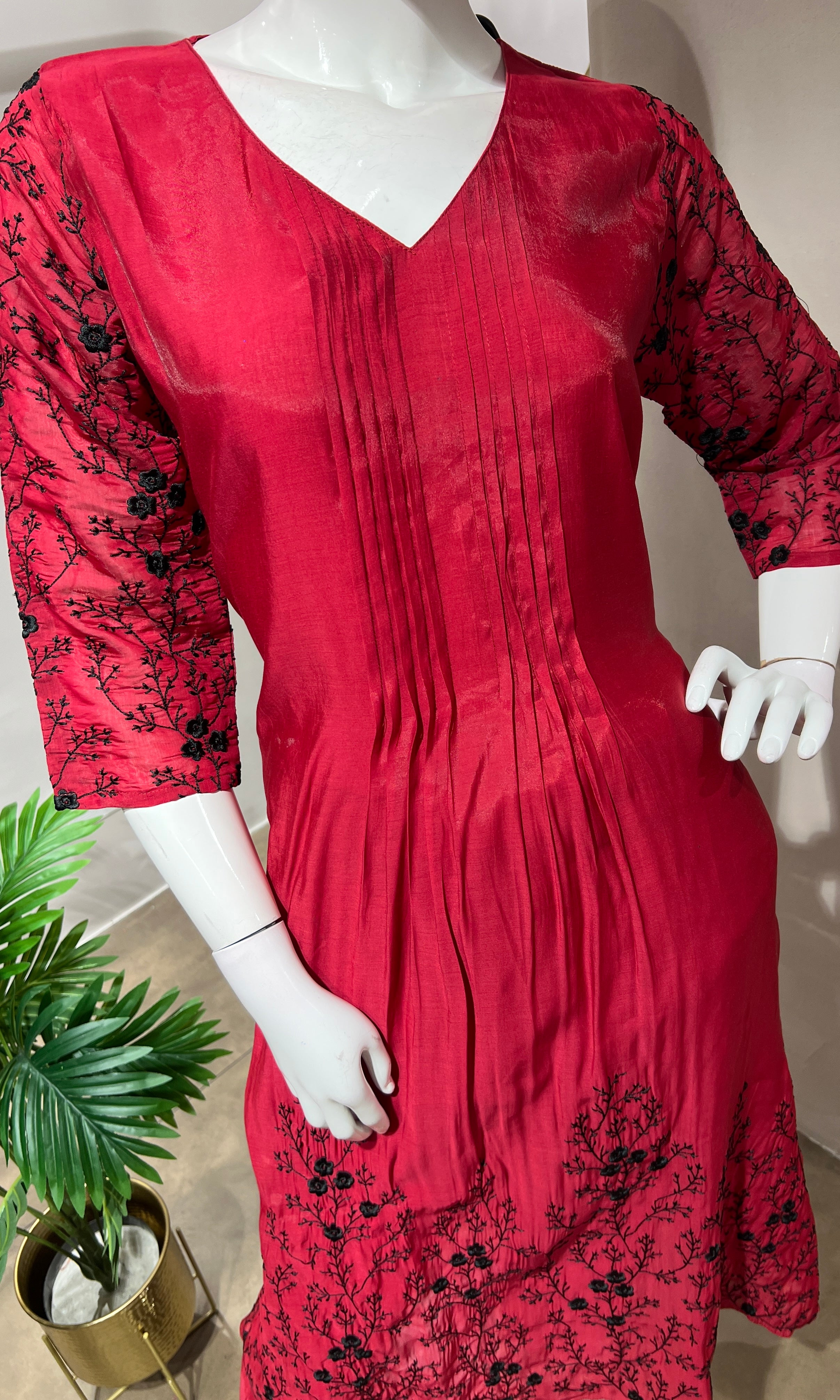 Red FLORAL EMBROIDERED MUL CHANDERI KURTA SET