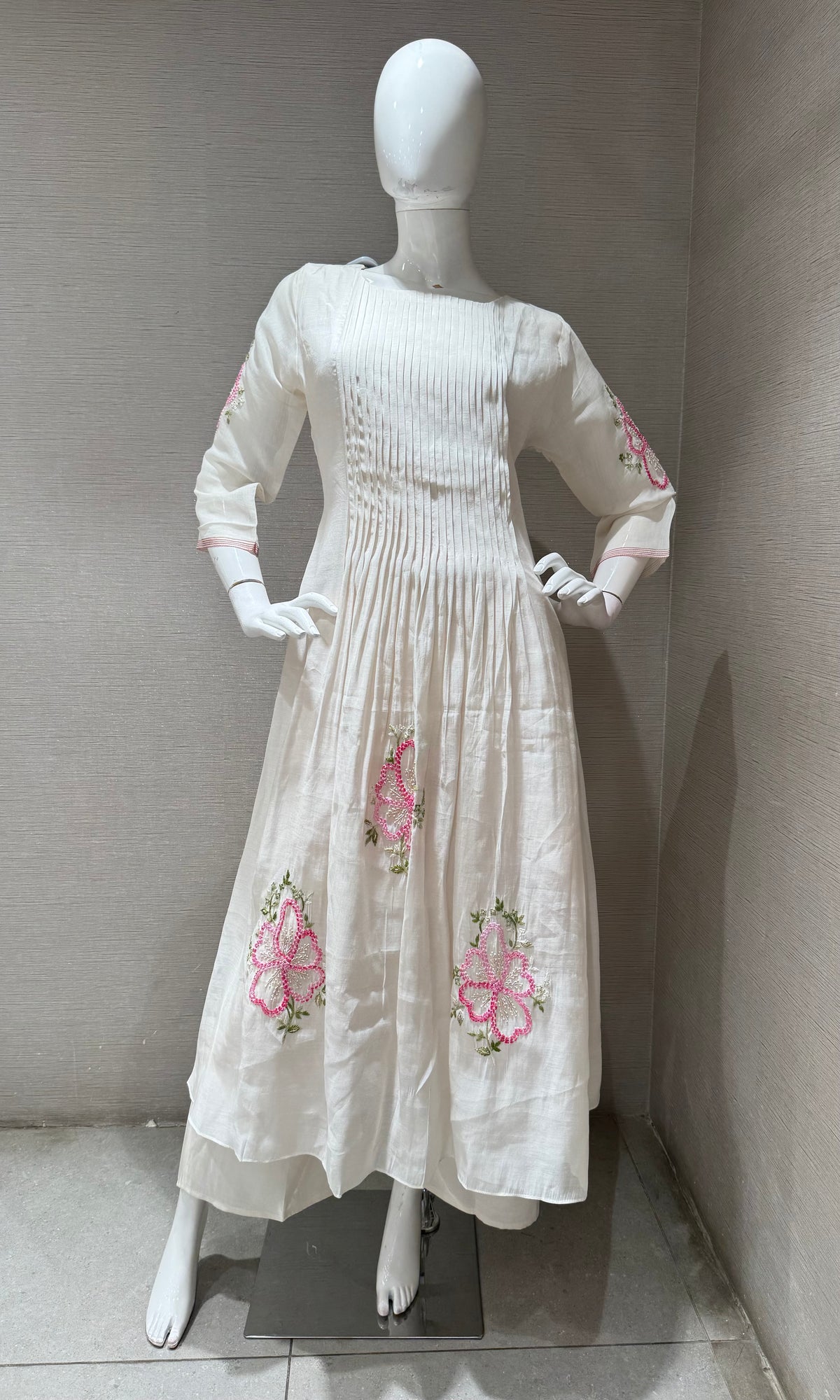 Cream Mul Cotton Floral Printed Kurta set & Dupatta