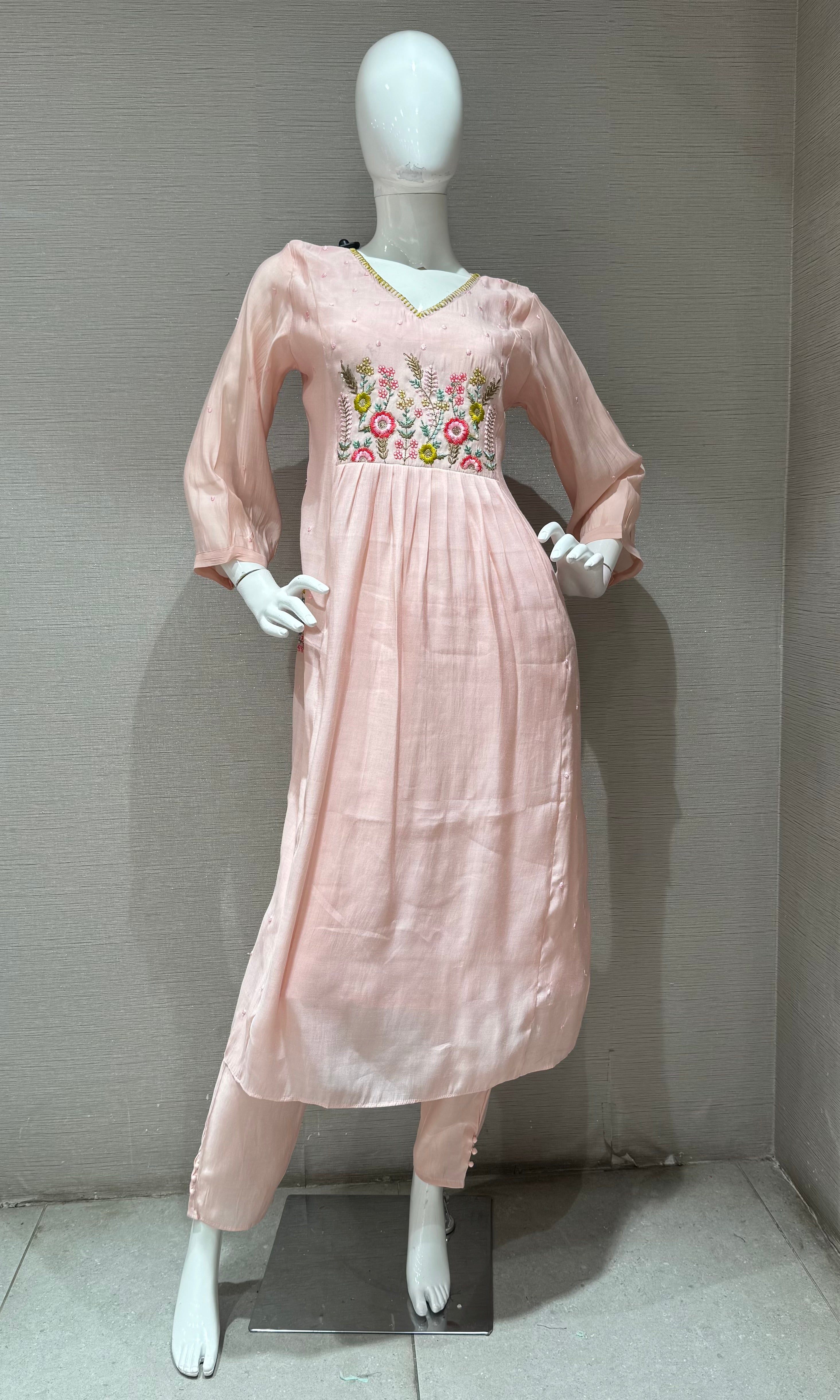 Pink Floral embroidery kurta set