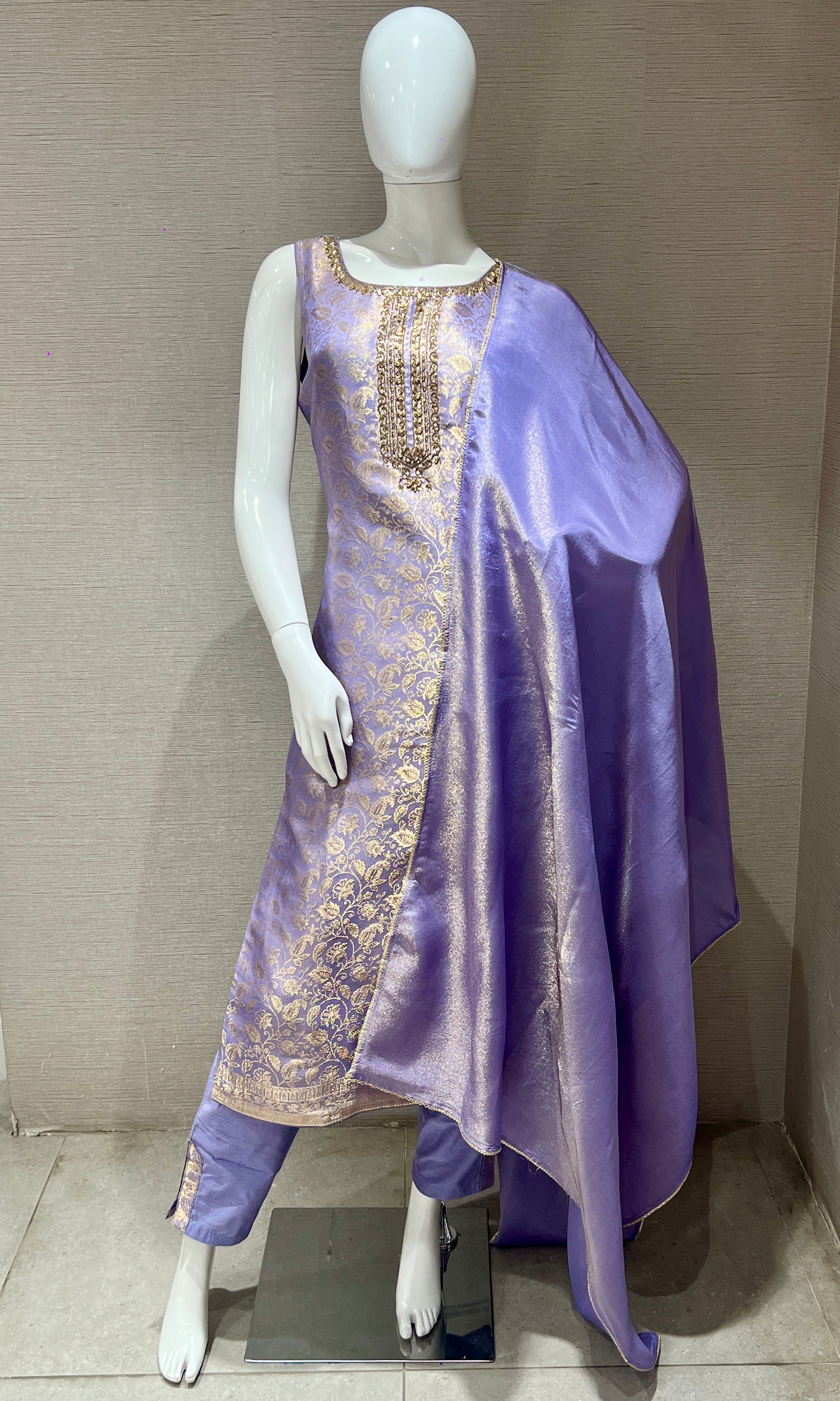 Light purple kurta set with banarasi dupatta