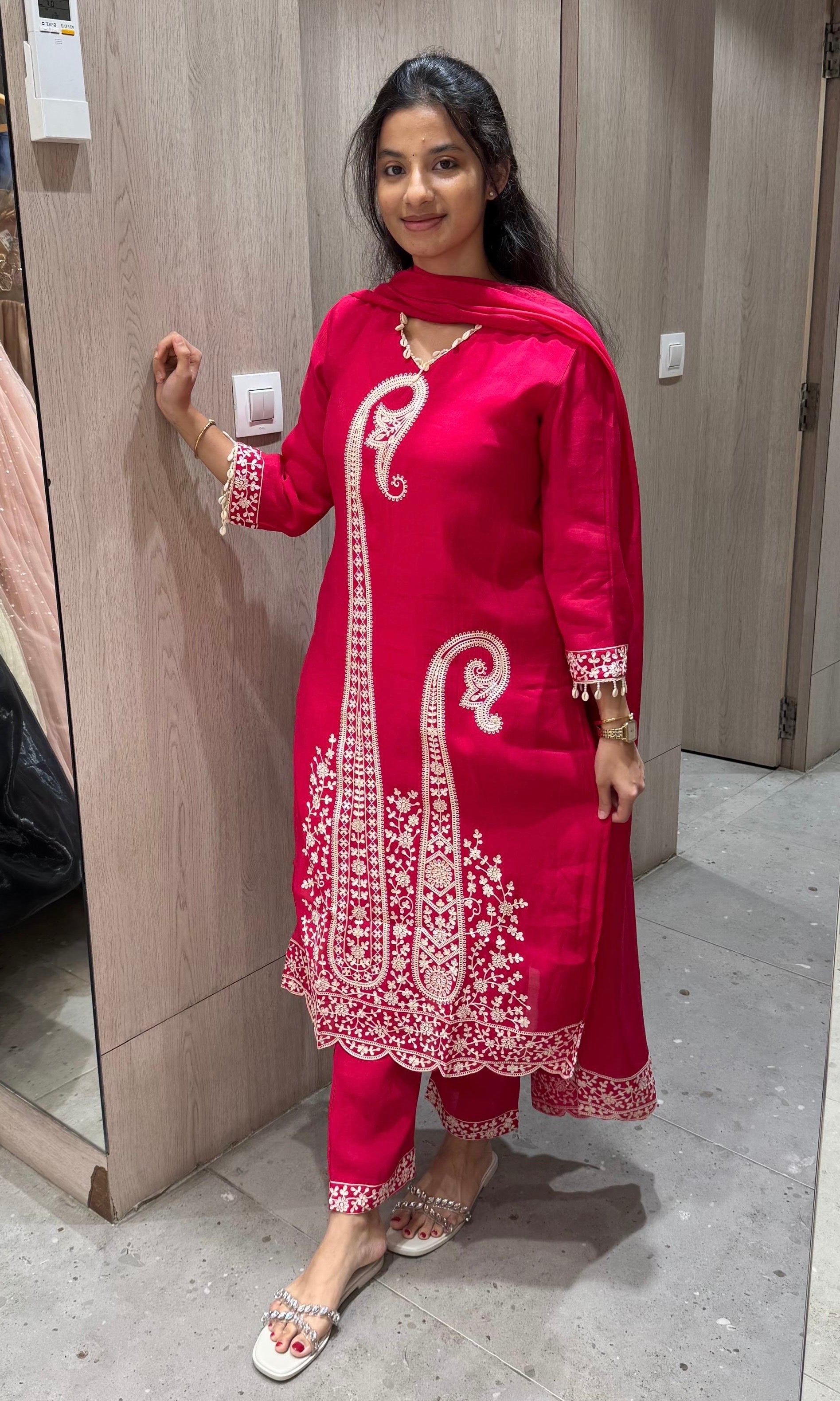 Rani pink Thread Embroidery Kurta Set