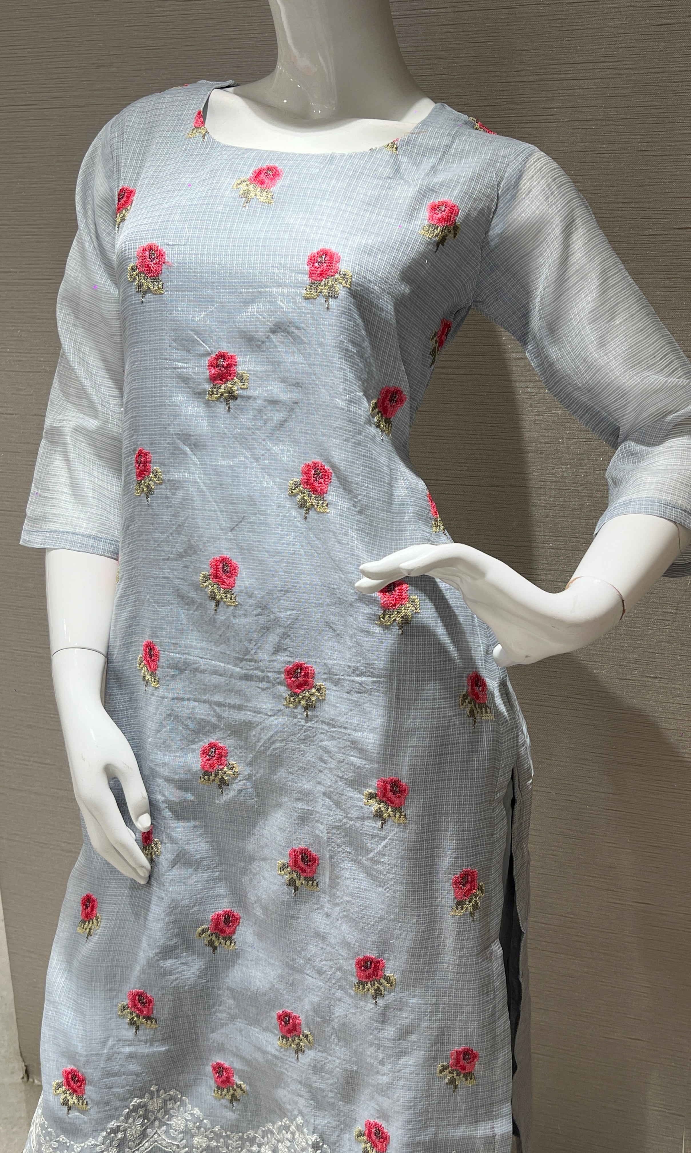 Grey kurta set with red floral embroidery