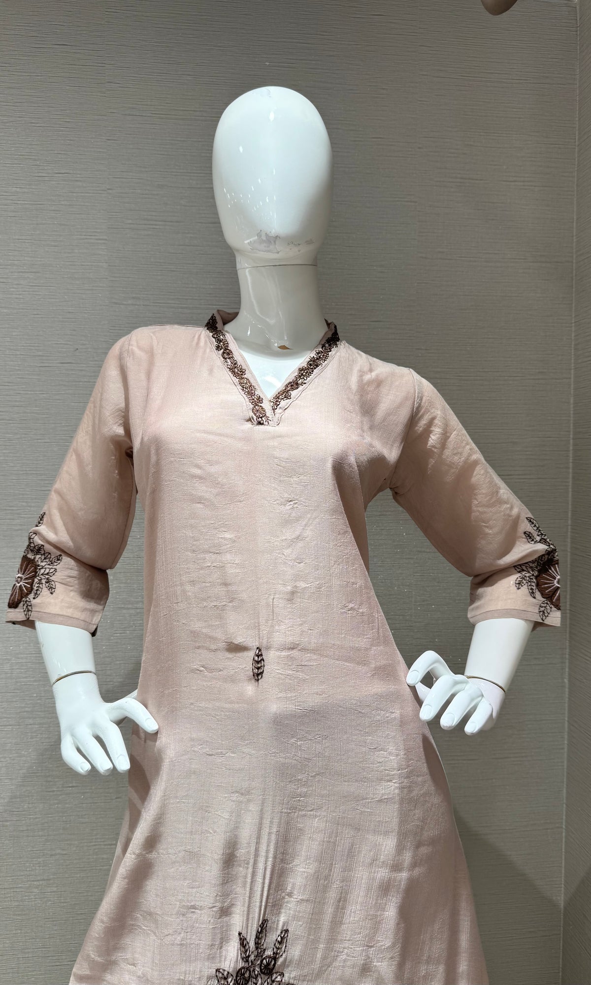 Beige mul silk Floral Accents Straight Kurta Set with dupatta