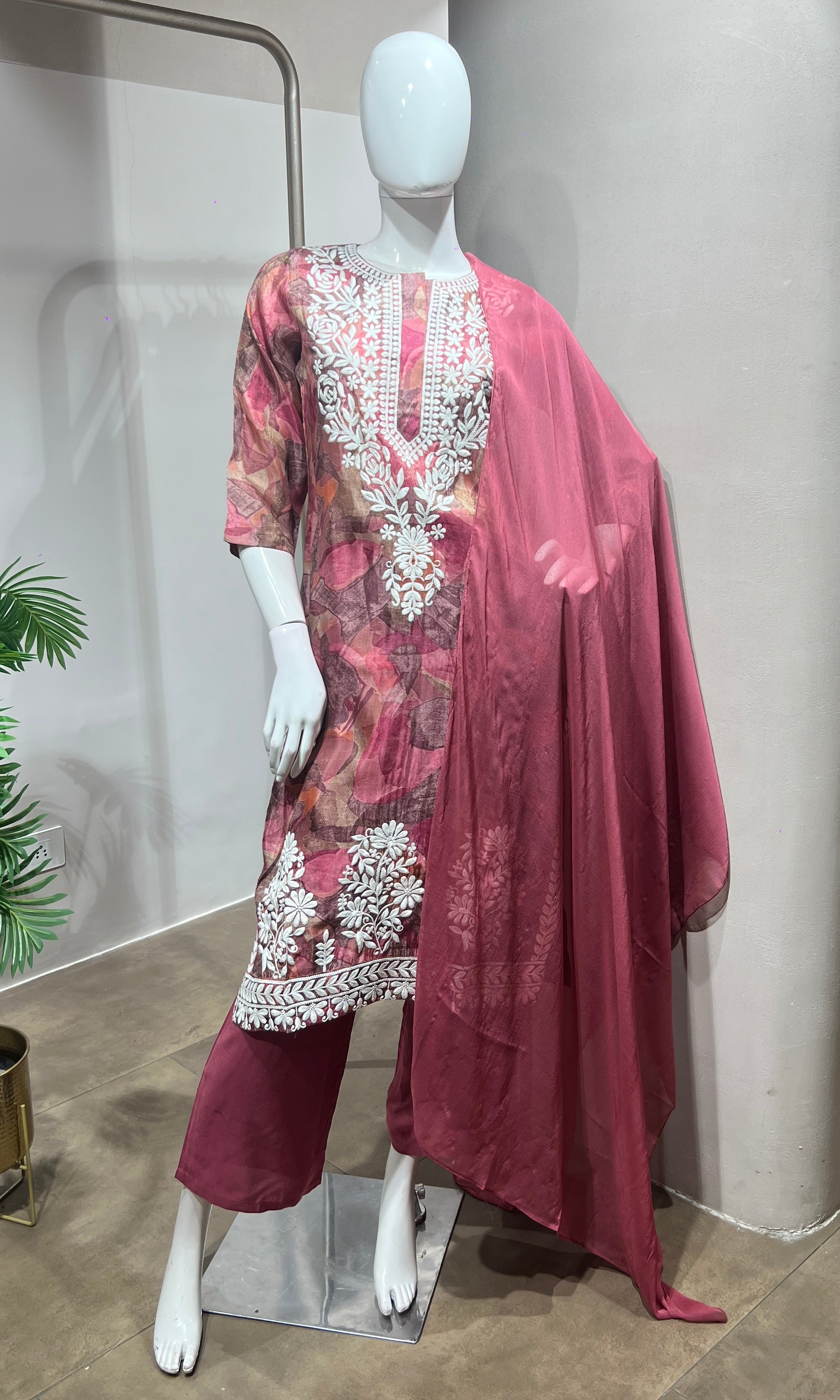 Pink intricate white floral embroidery kurta set