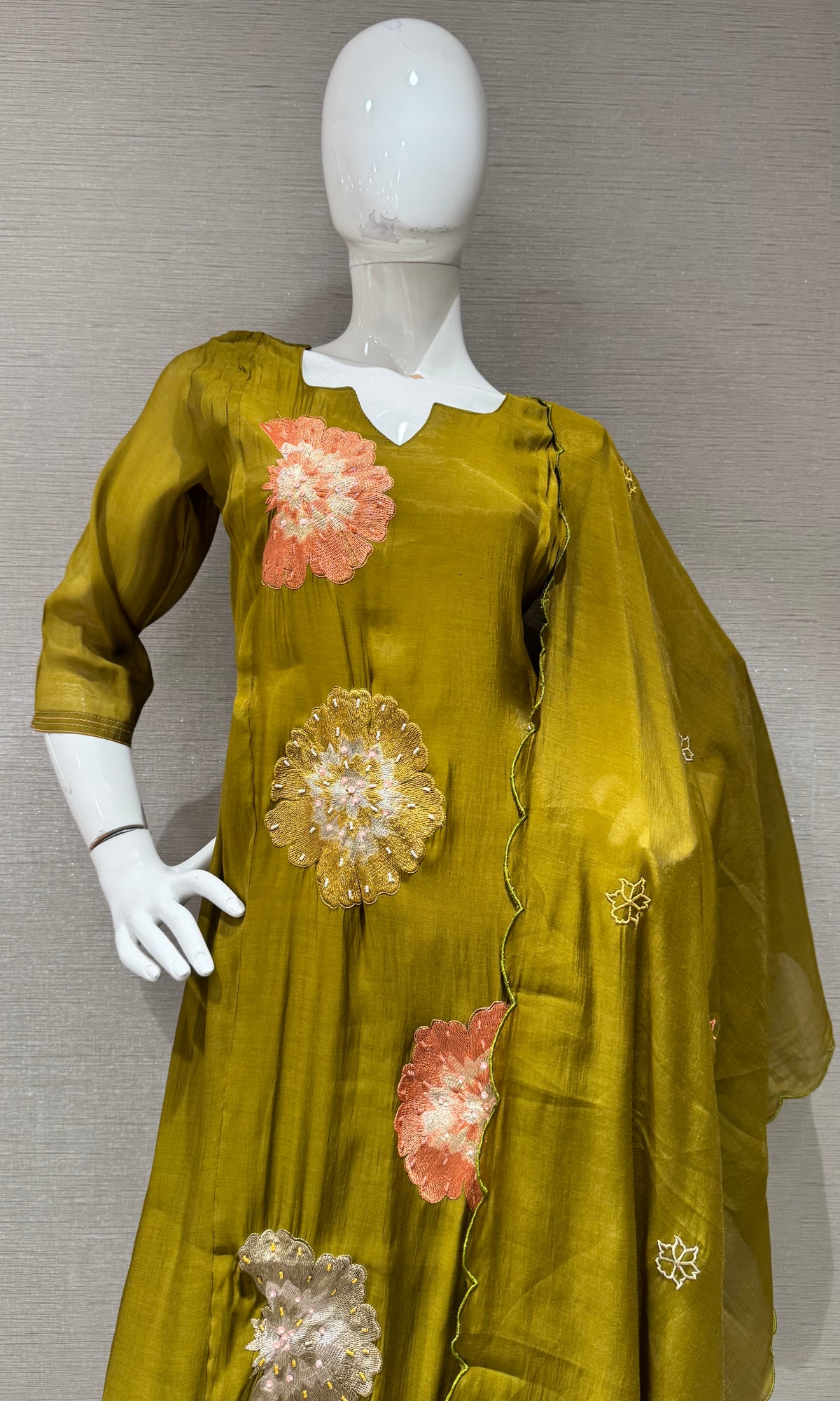 Mehendi Green cotton silk Floral Motif Kurta set with dupatta