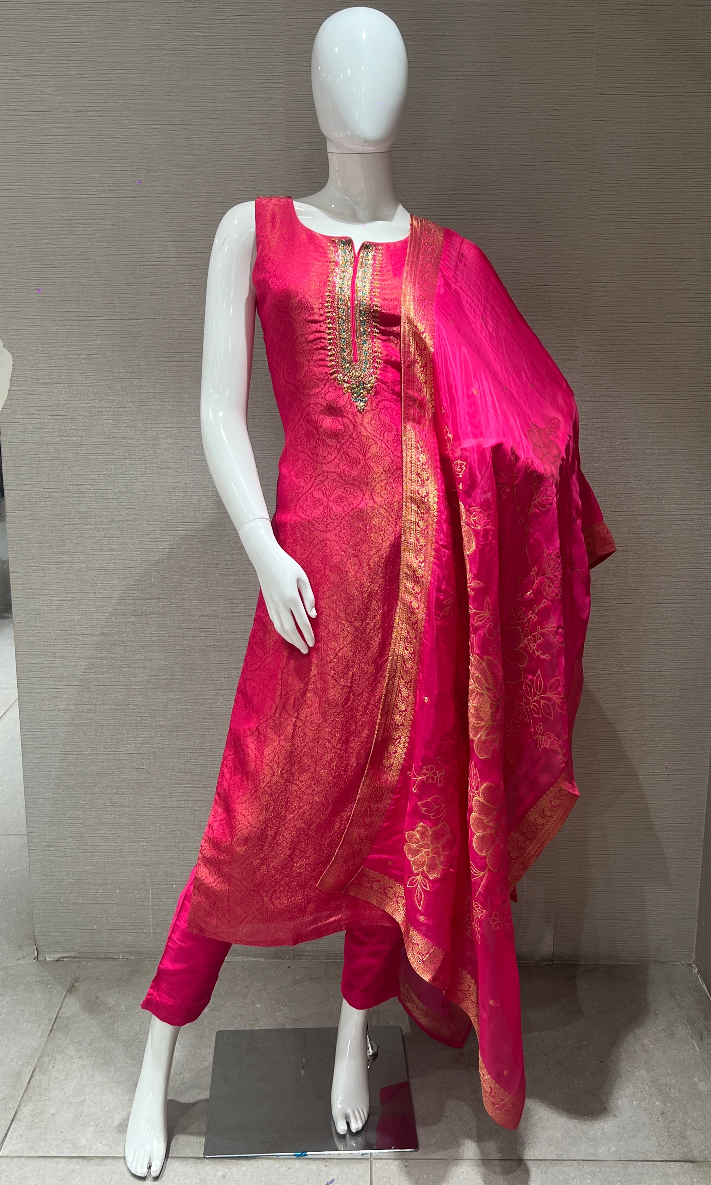 Pink kurta set with banarasi dupatta