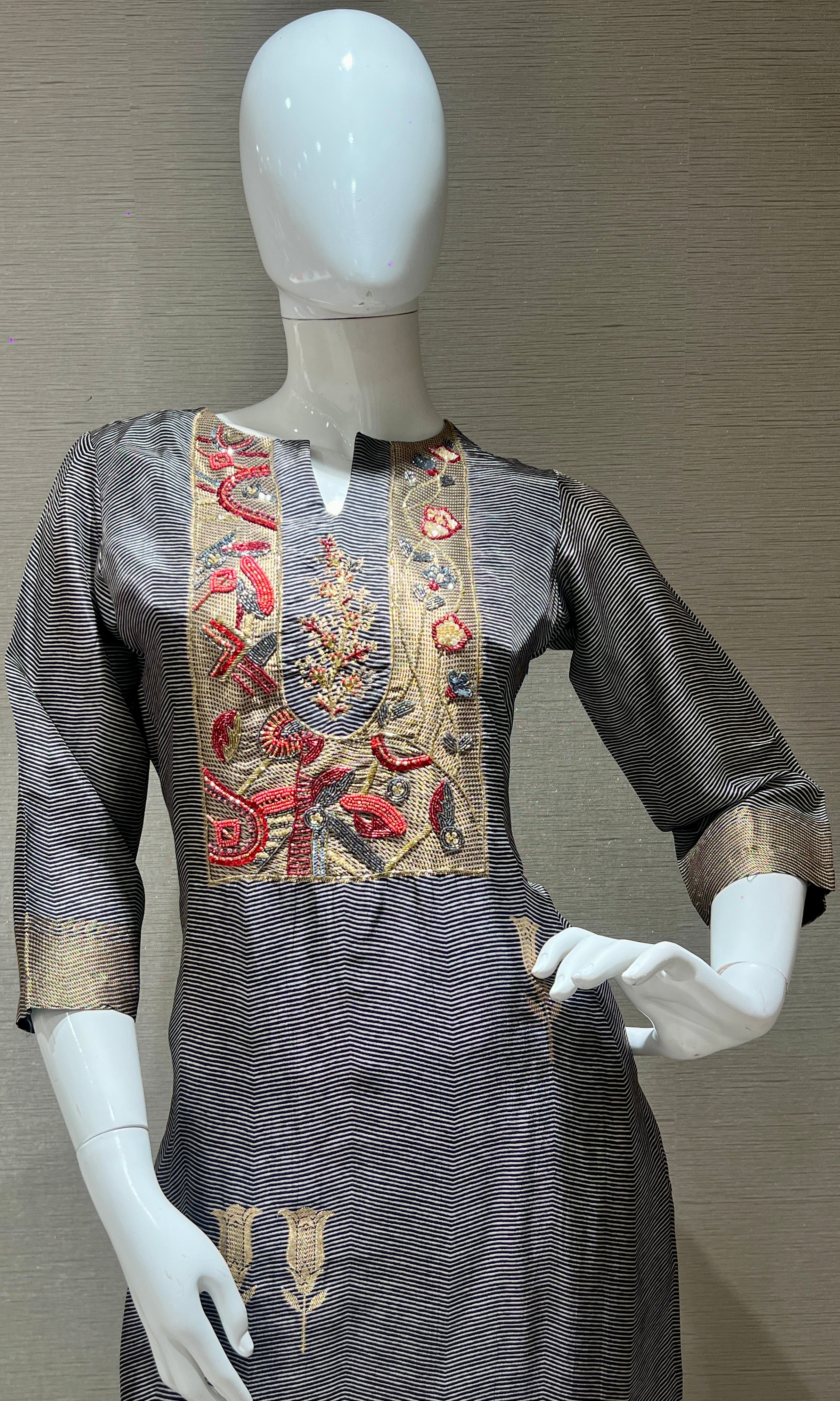 Zariah Noir Kurta Set