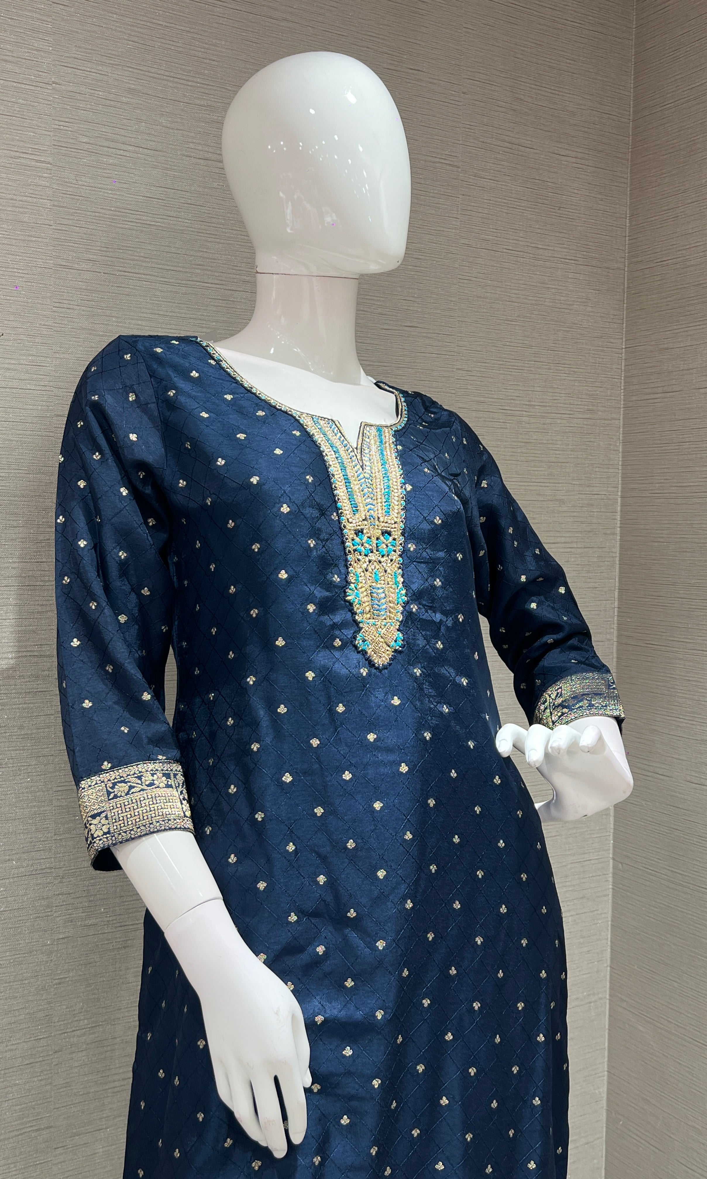NAVY BLUE KURTA SET WITH STRIPED DUPATTA