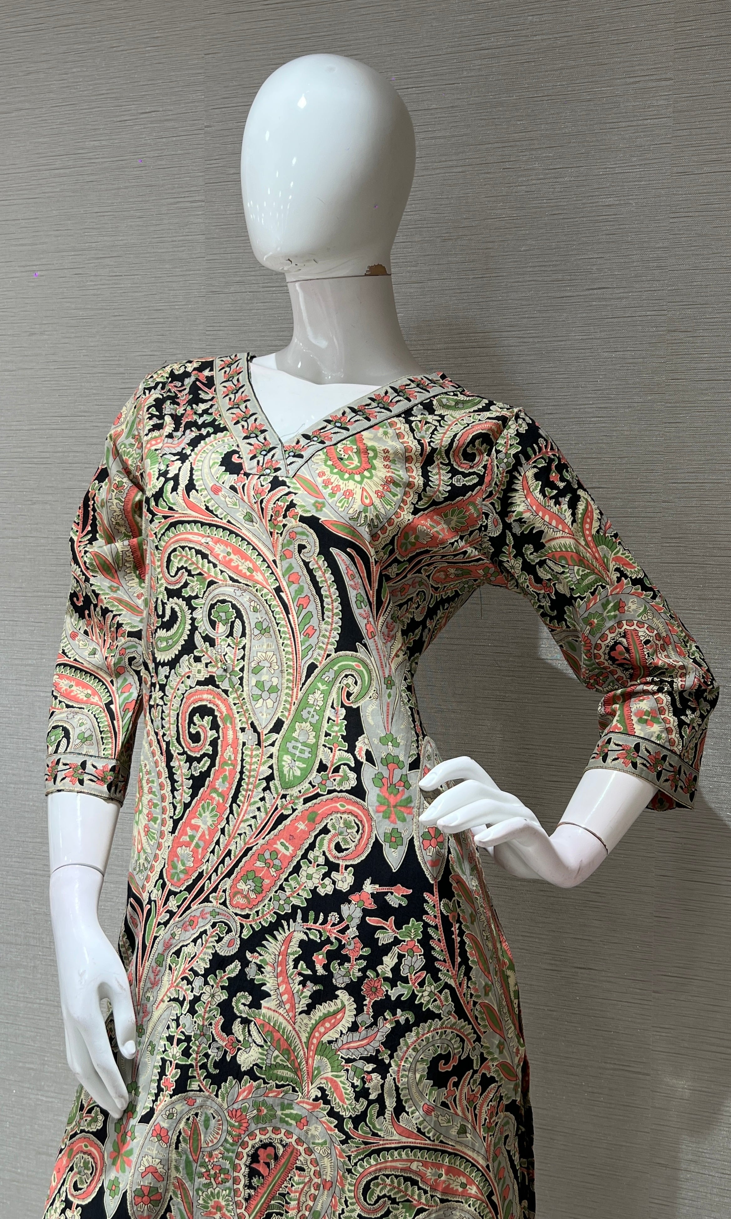 Black kurta set WITH STRIPED DUPATTA