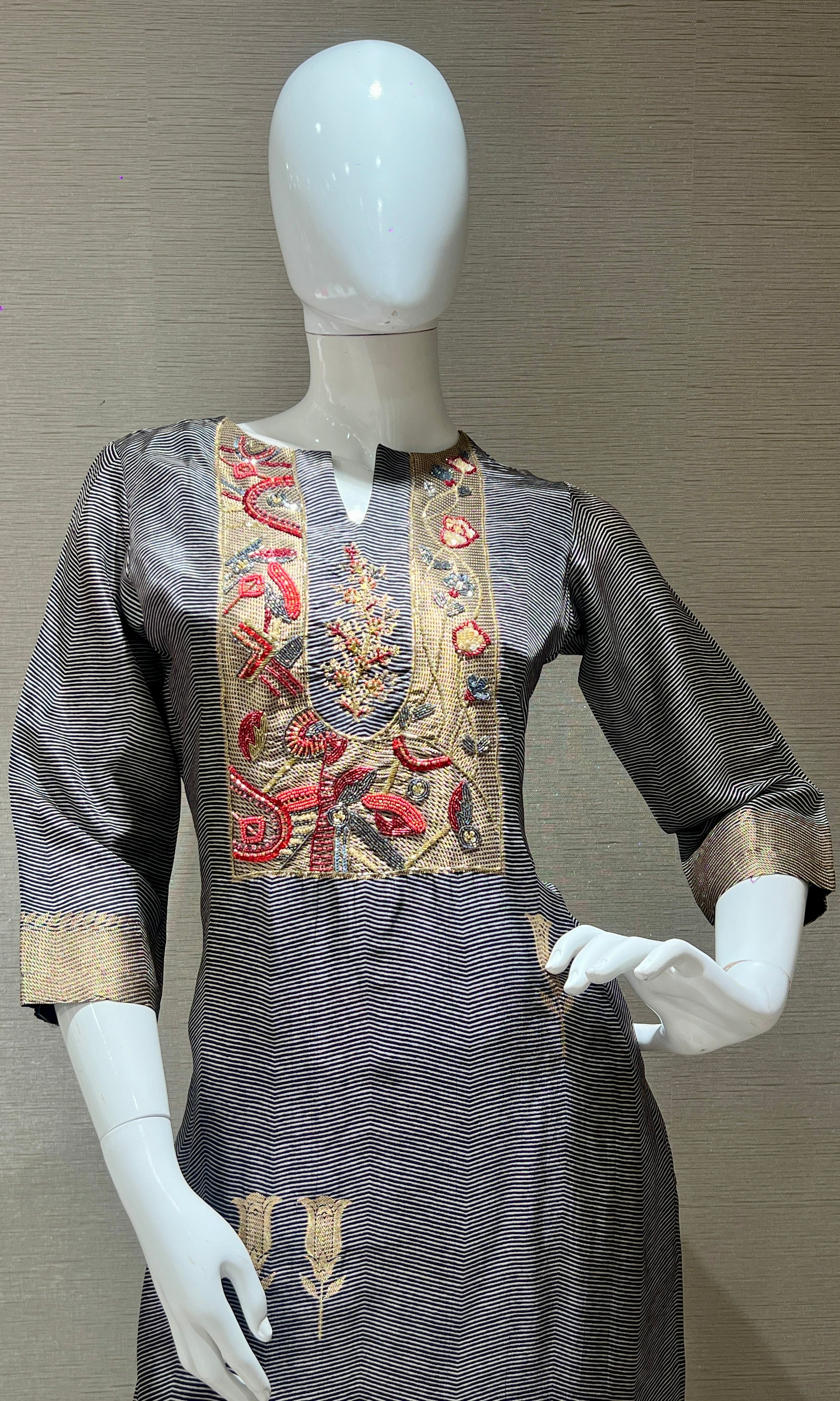 Zariah Noir Kurta Set