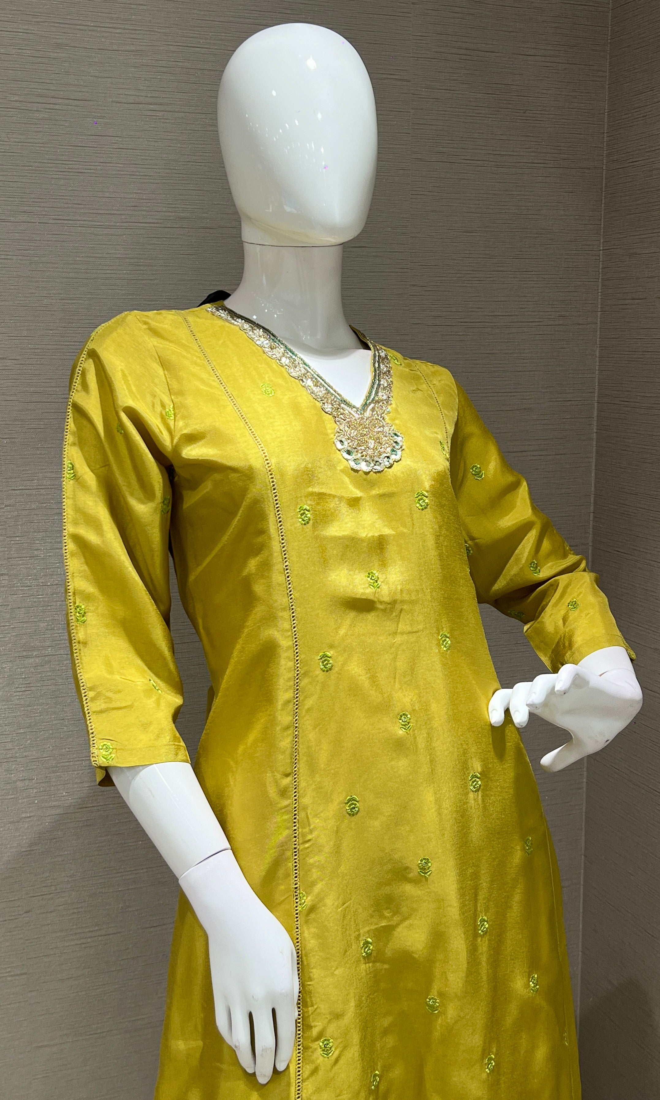 Liril kurta set WITH GREEN FLORAL DUPATTA