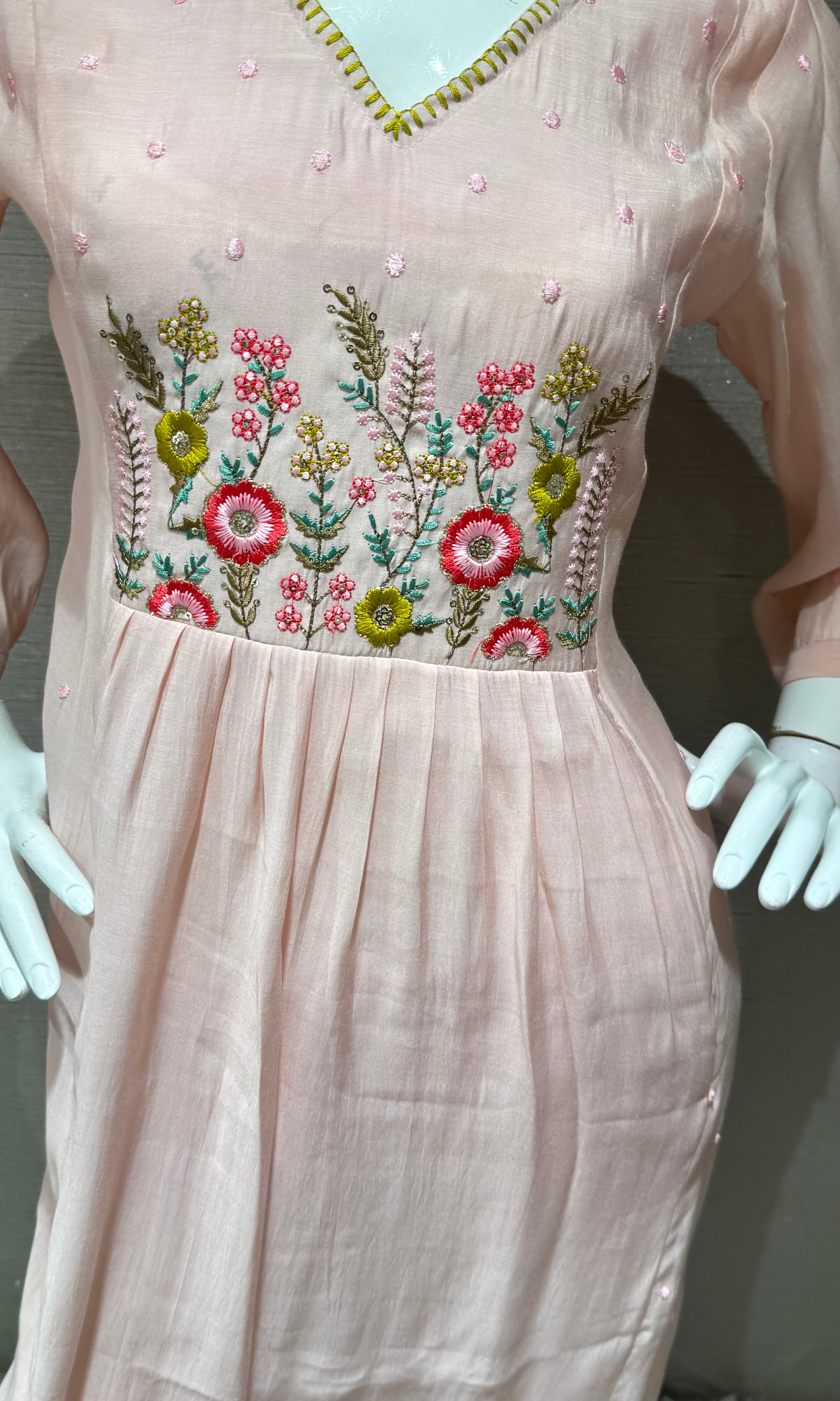Pink Floral embroidery kurta set