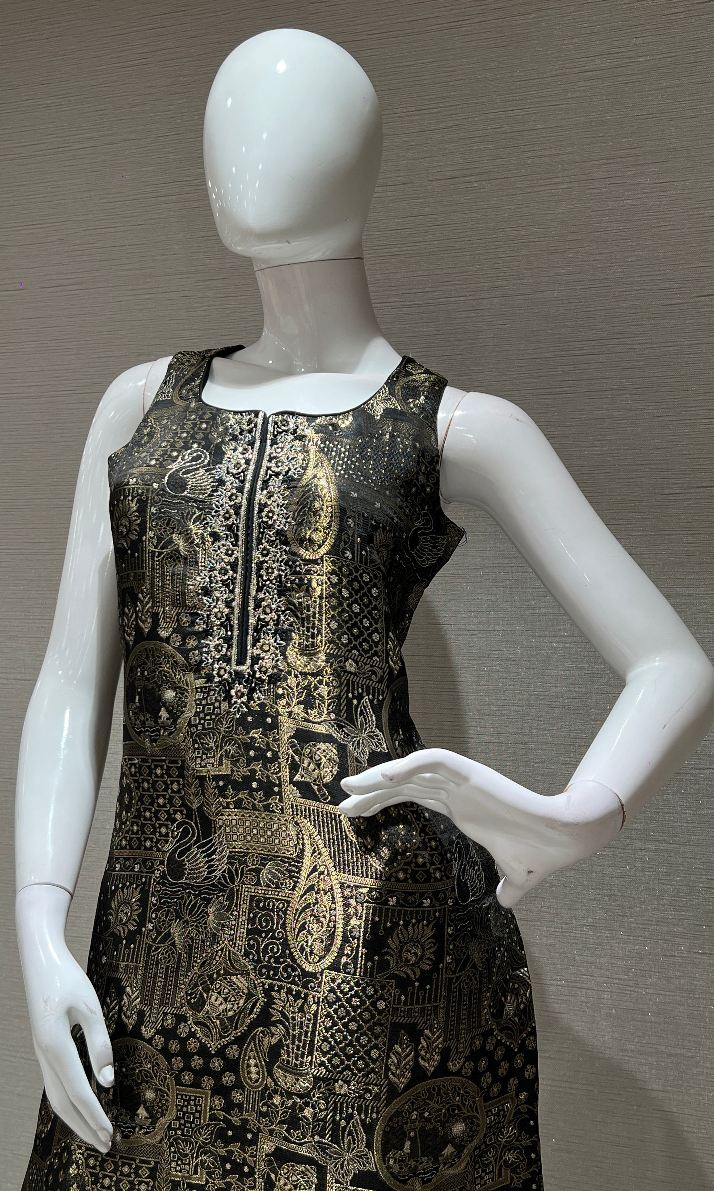 BLACK ETHNIC KURTA SET WITH WOVEN DUPATTA
