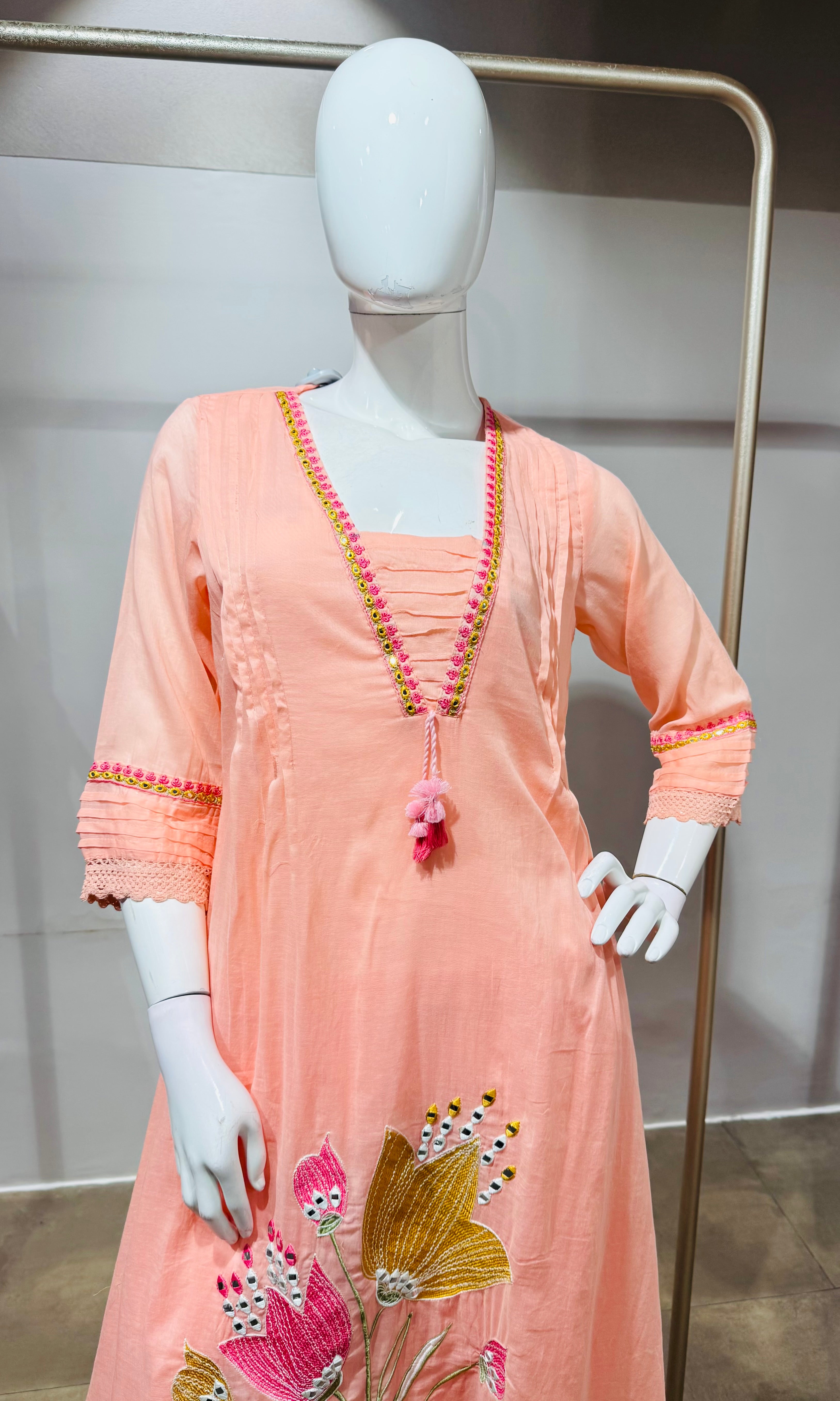 Pink Floral embroidered kurta set