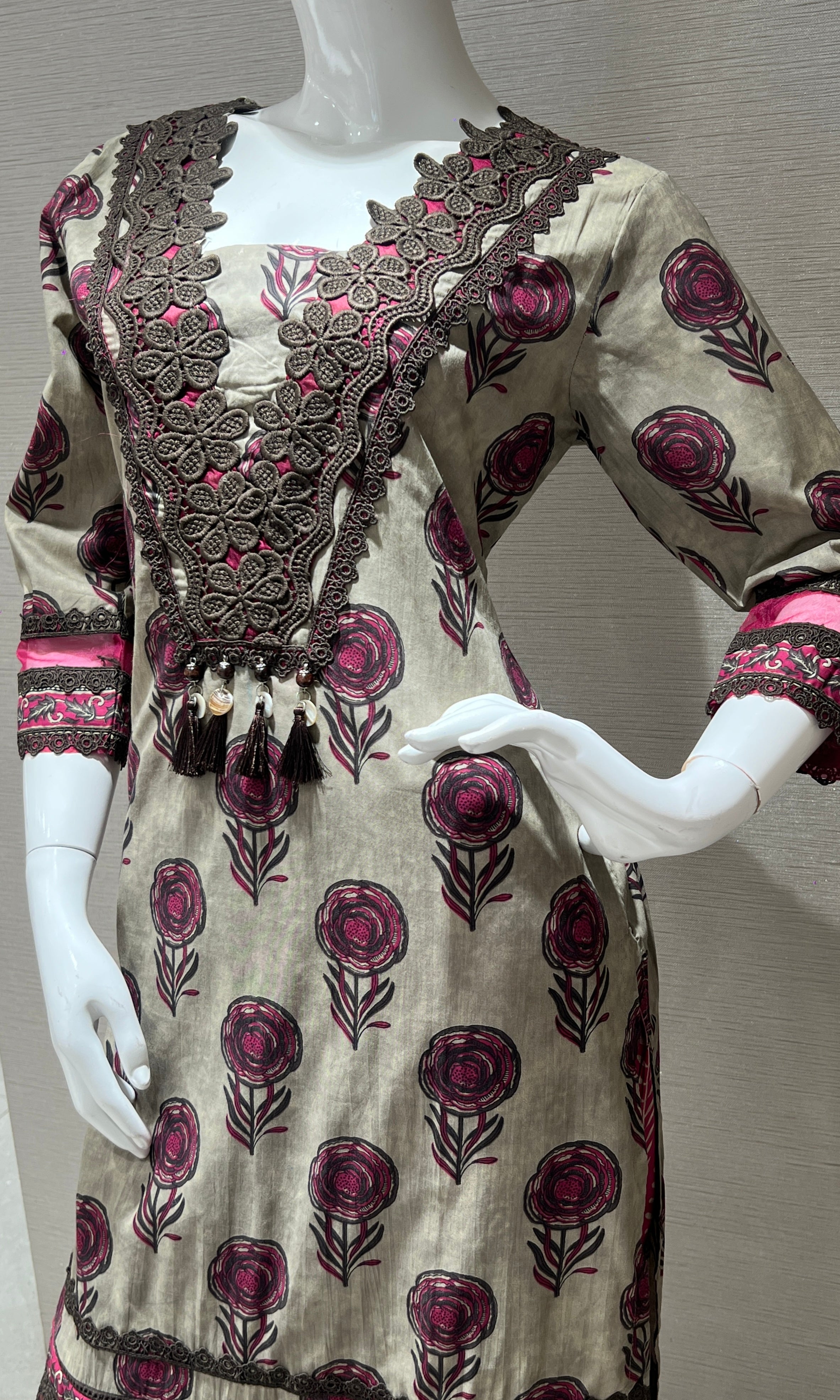 Beige and magenta printed kurta set