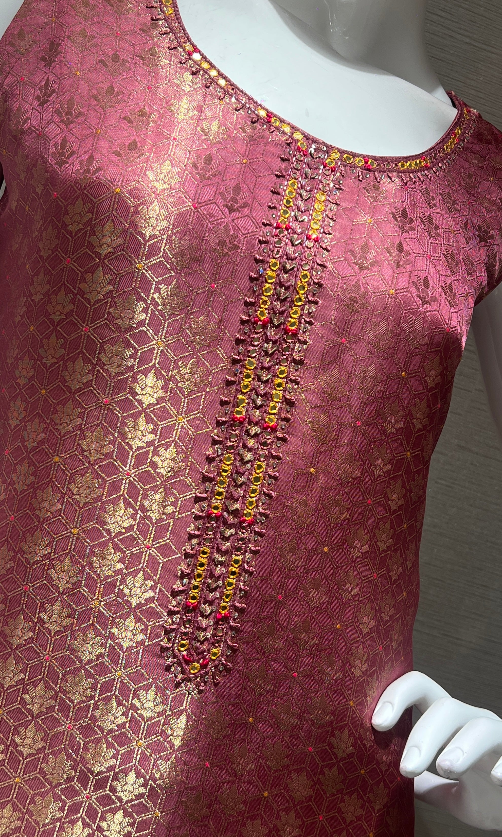Onion pink Brocade Kurta Set