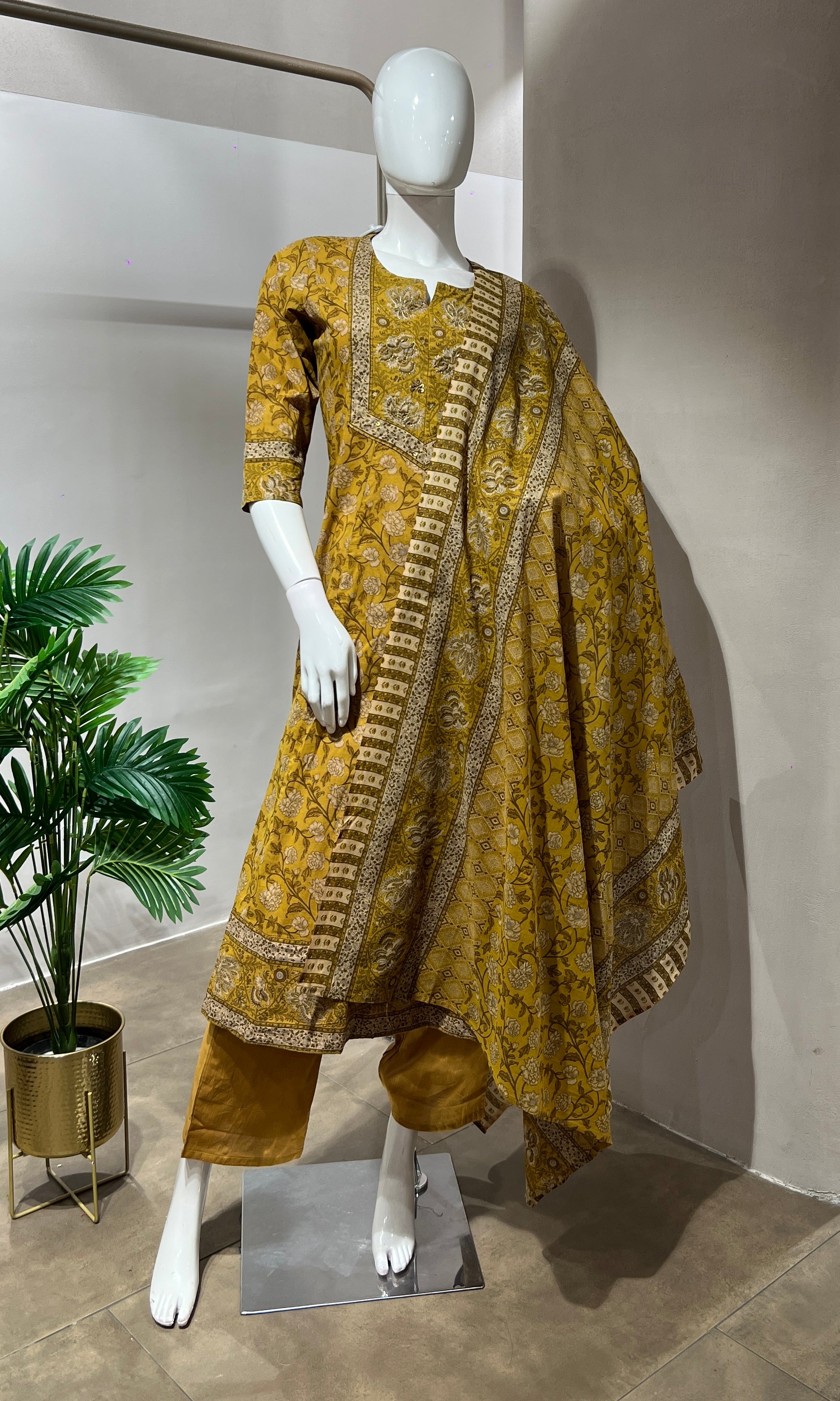 YELLOW ETHNIC PRINTED KURTA SET