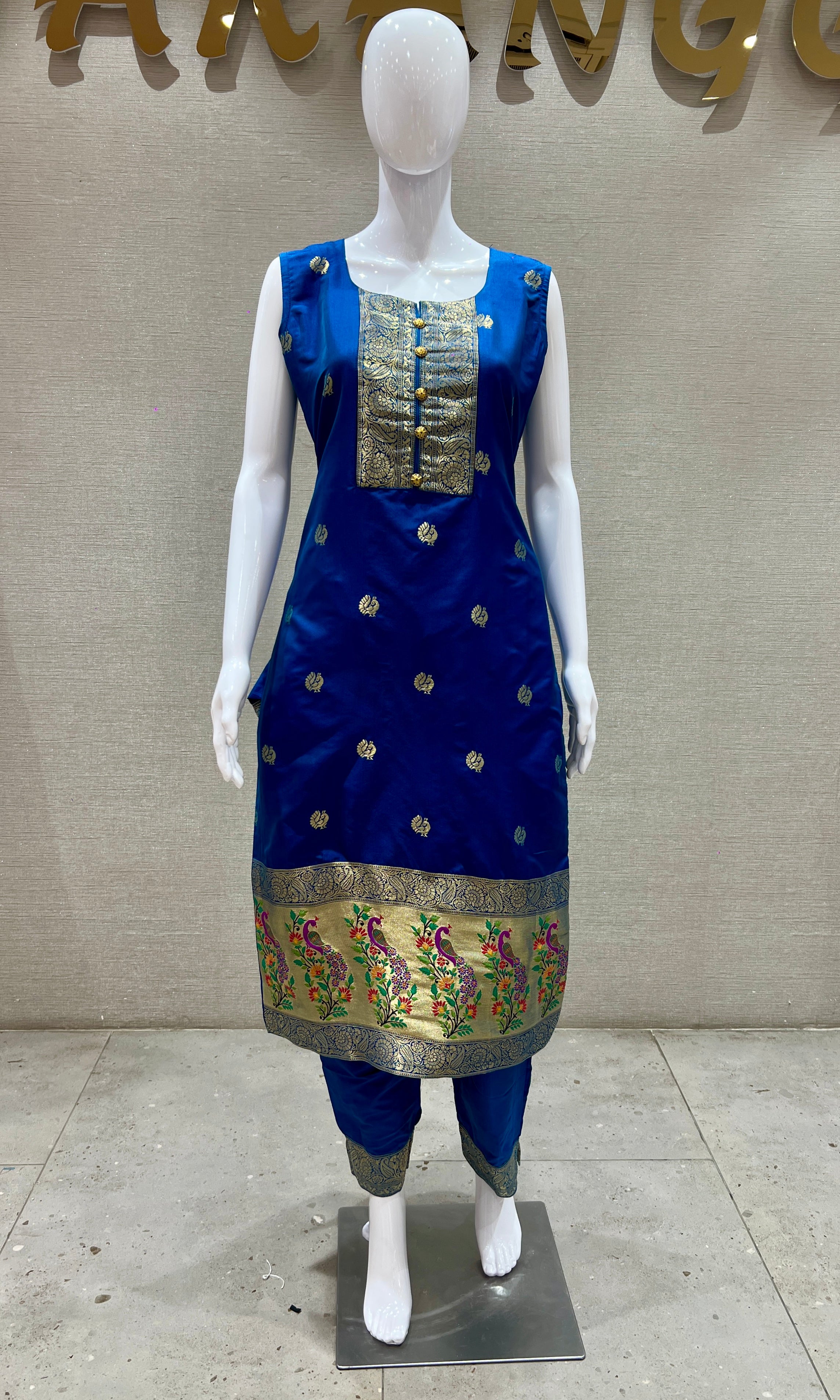 Neel Banarasi Kurta Set