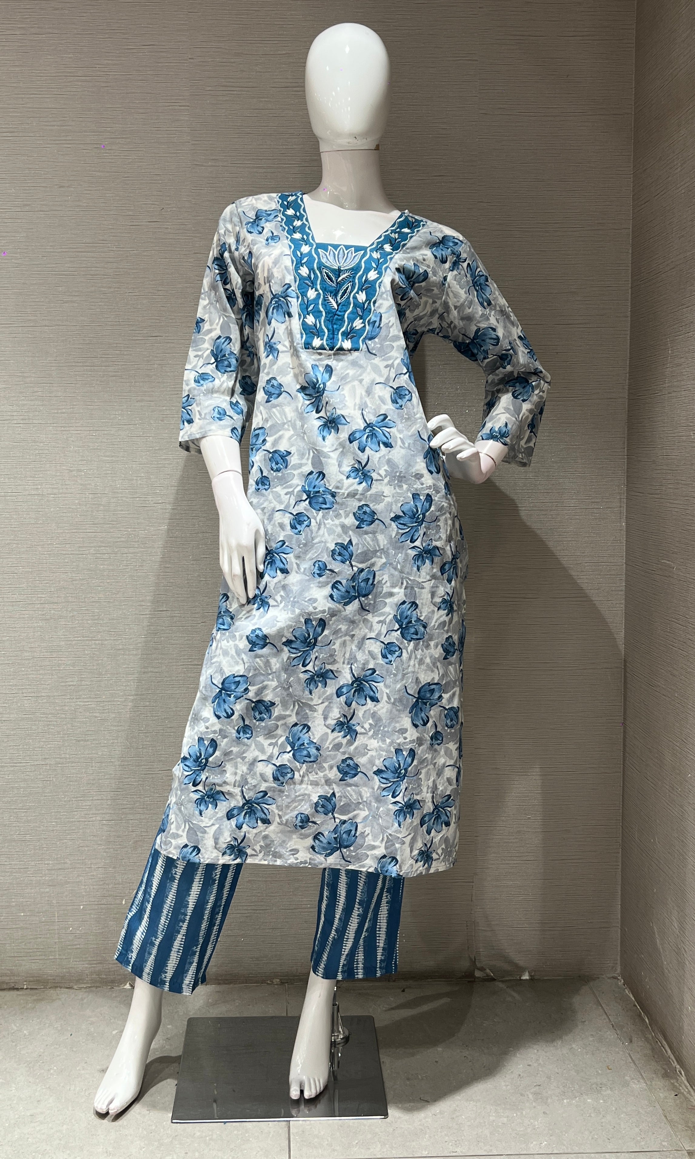 Blue floral PRINT kurta set