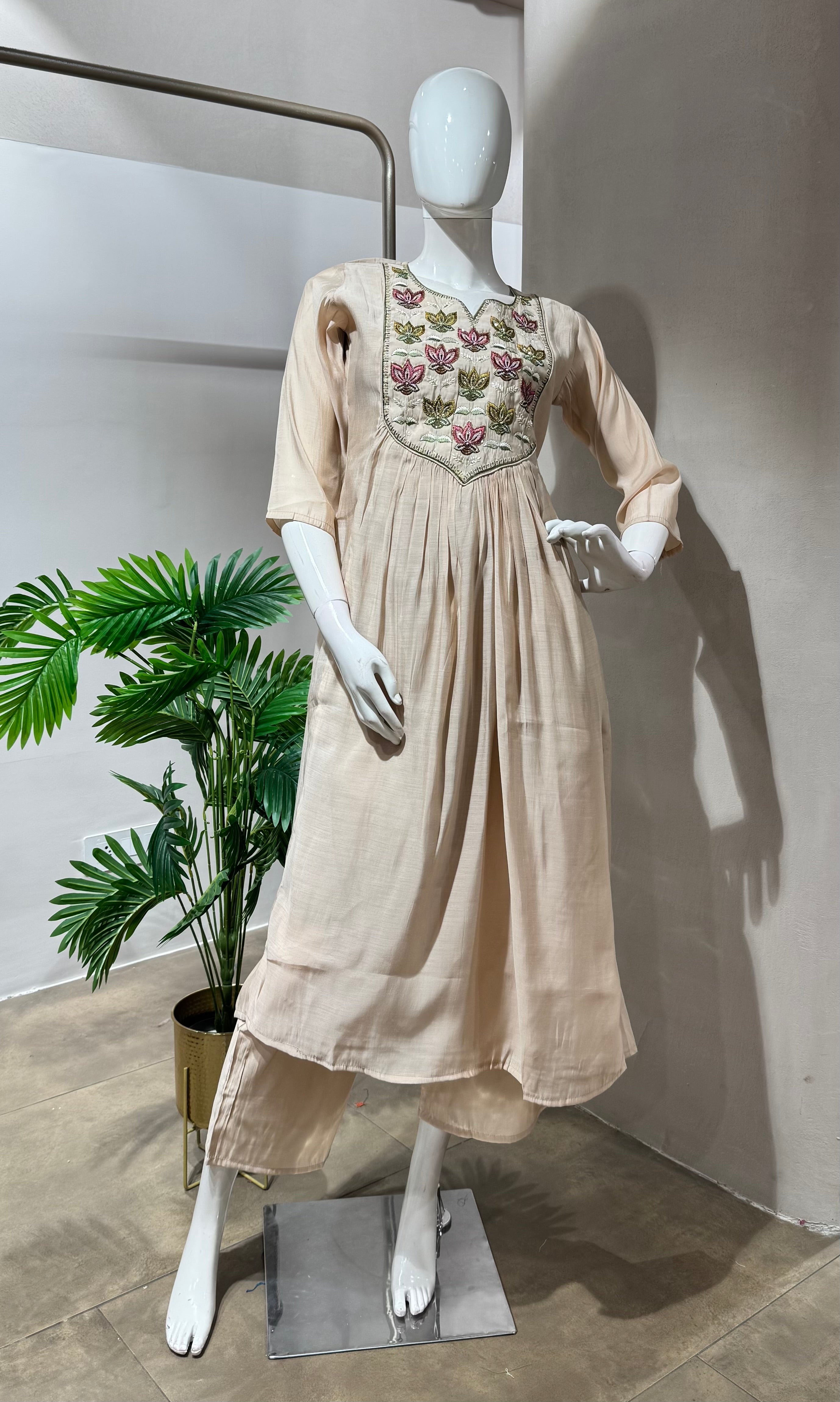 IVORY LOTUS EMBROIDERY MUL CHANDERI KURTA SET