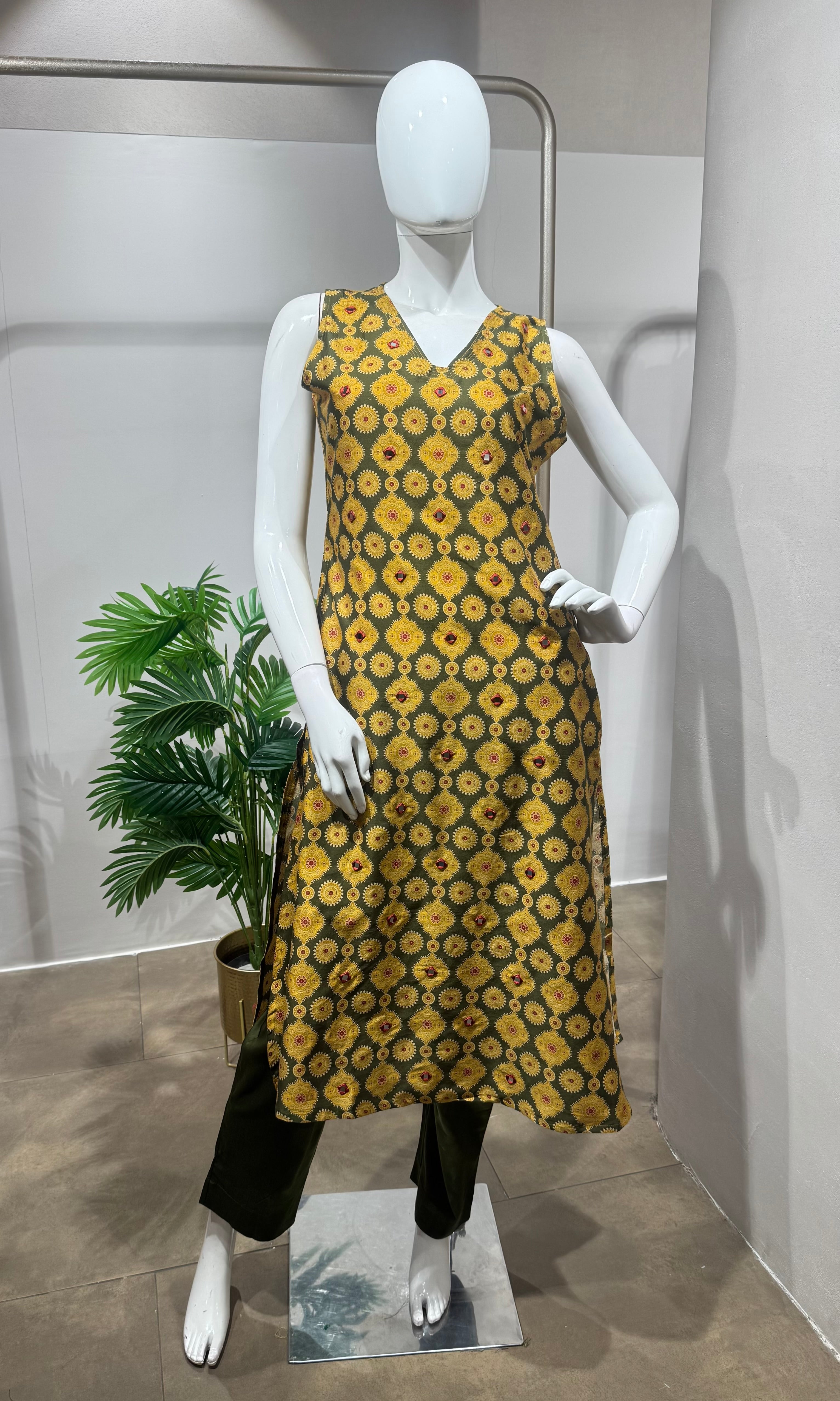Mehandi Green Printed Kurti with bottom