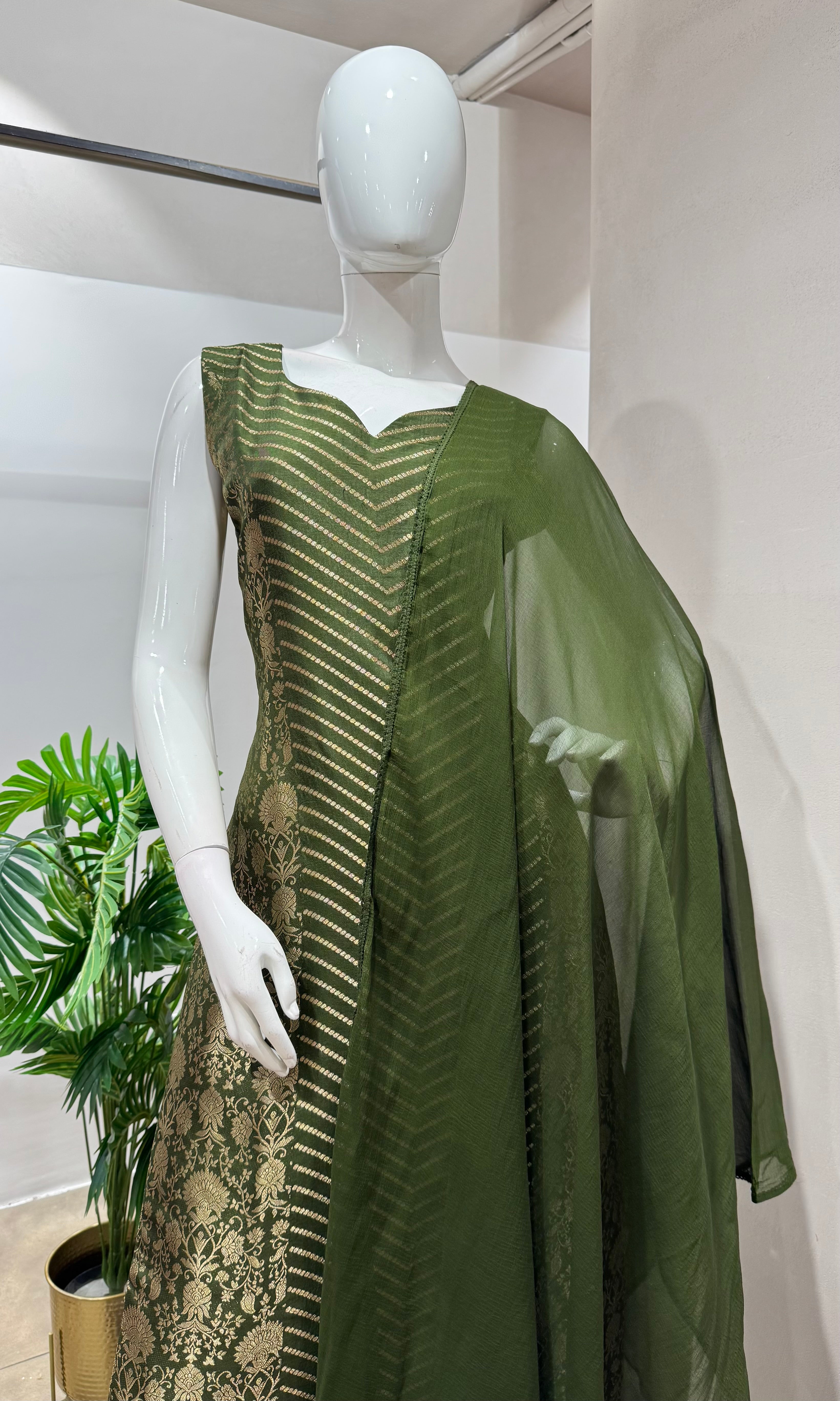 Green EMBROIDERED KURTA SET