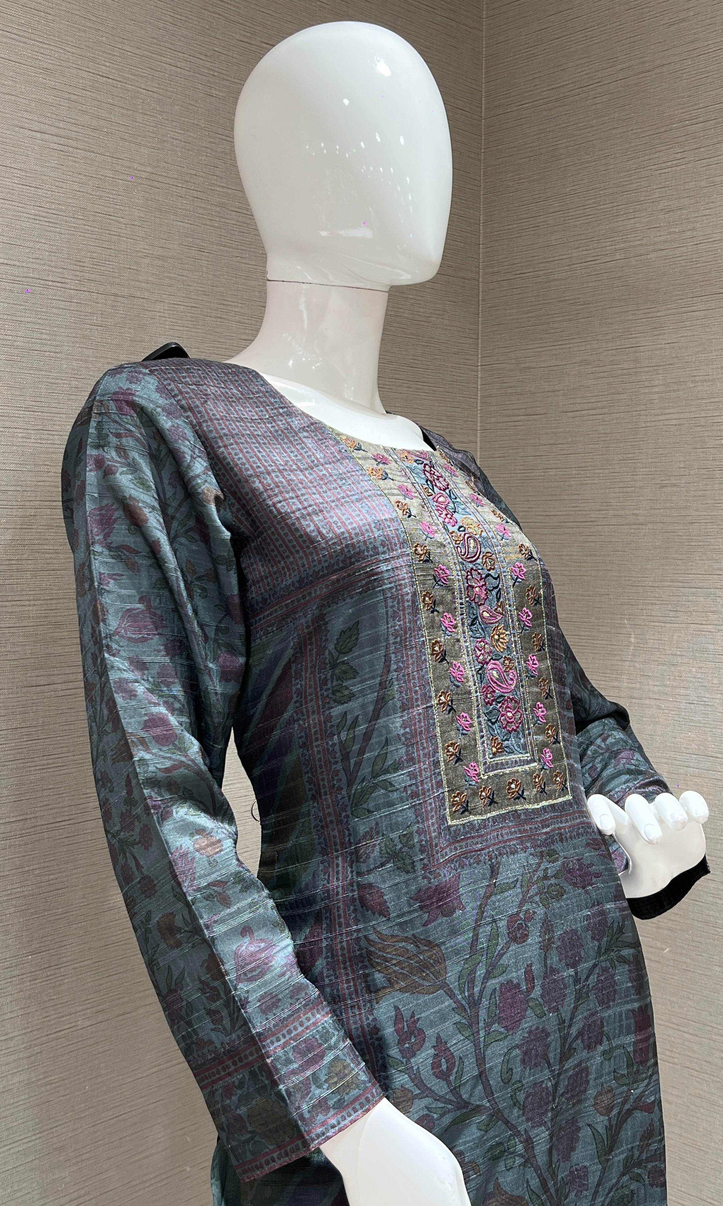 Grey Kurta Set With Contrast Floral Dupatta