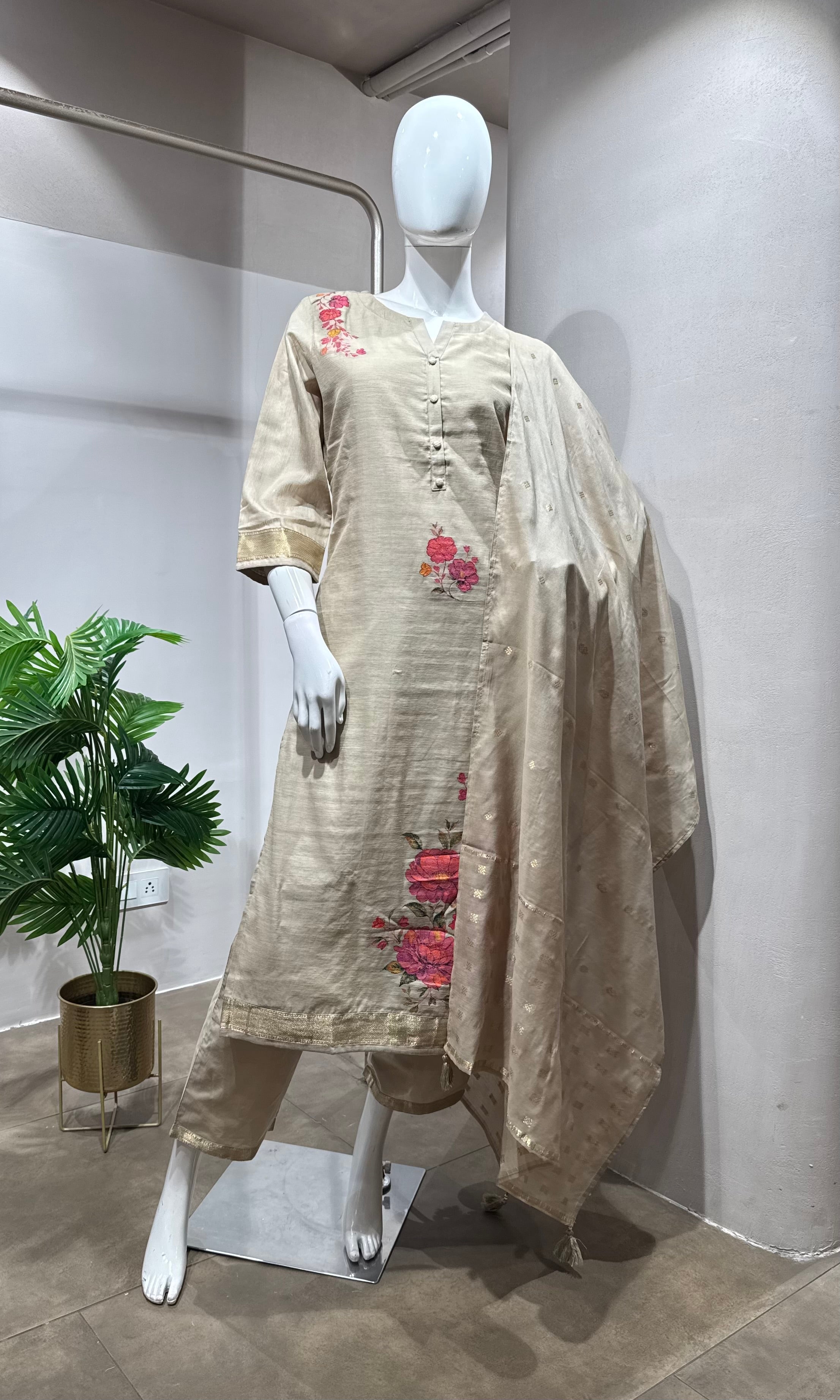 Cream floral motif printed kurta set