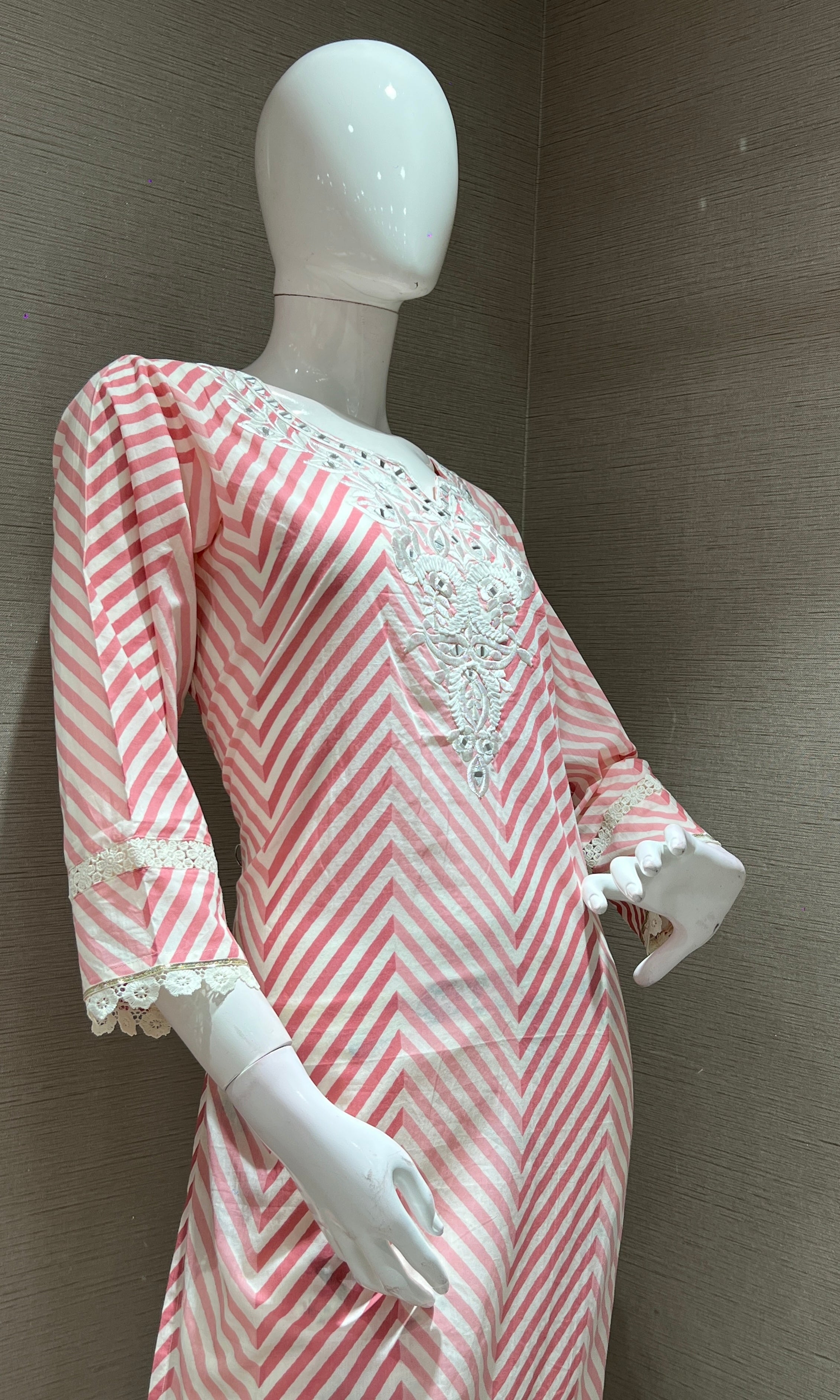 PEACH LEHARIYA ZIG ZAG PRINT KURTA SET