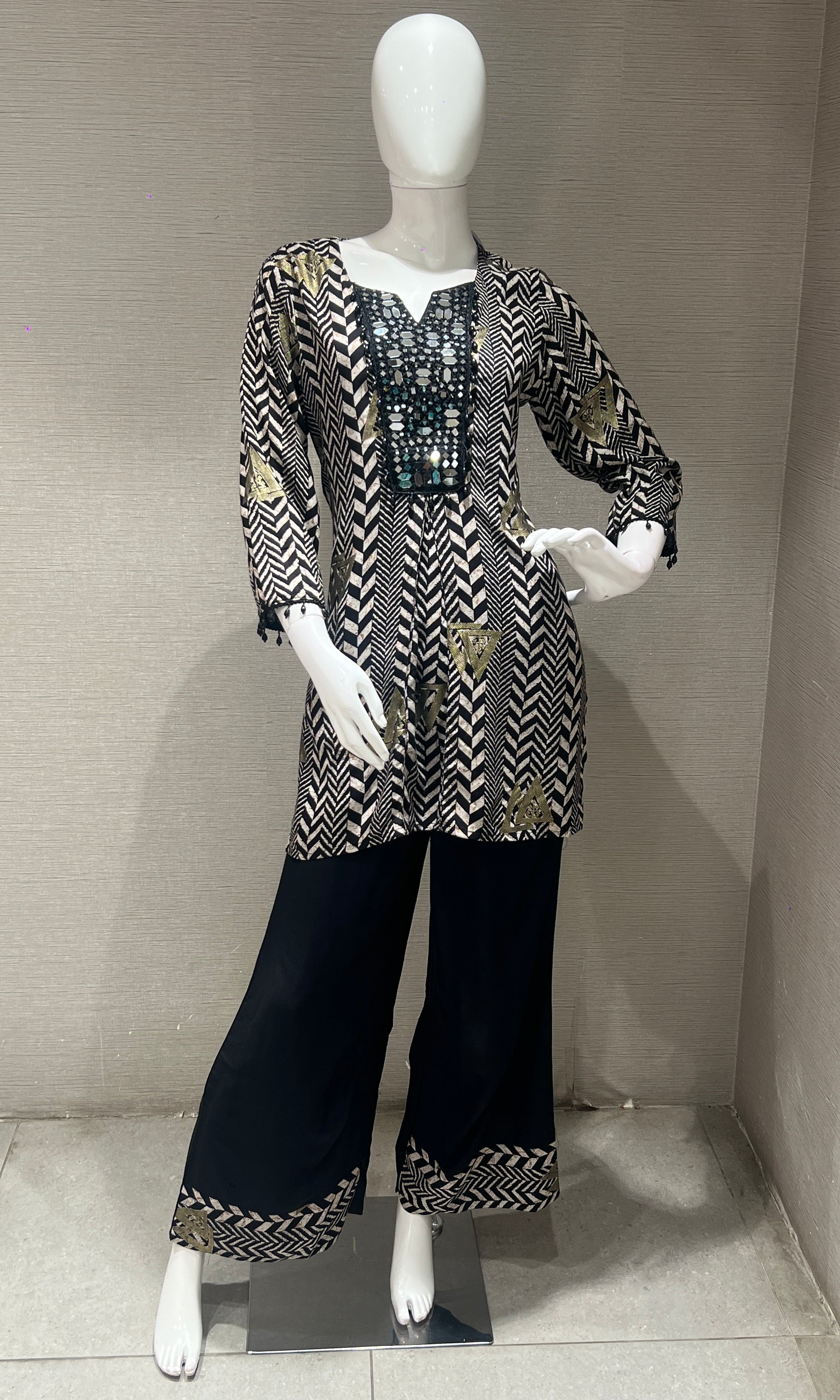 Black and White Geometric Print cord set