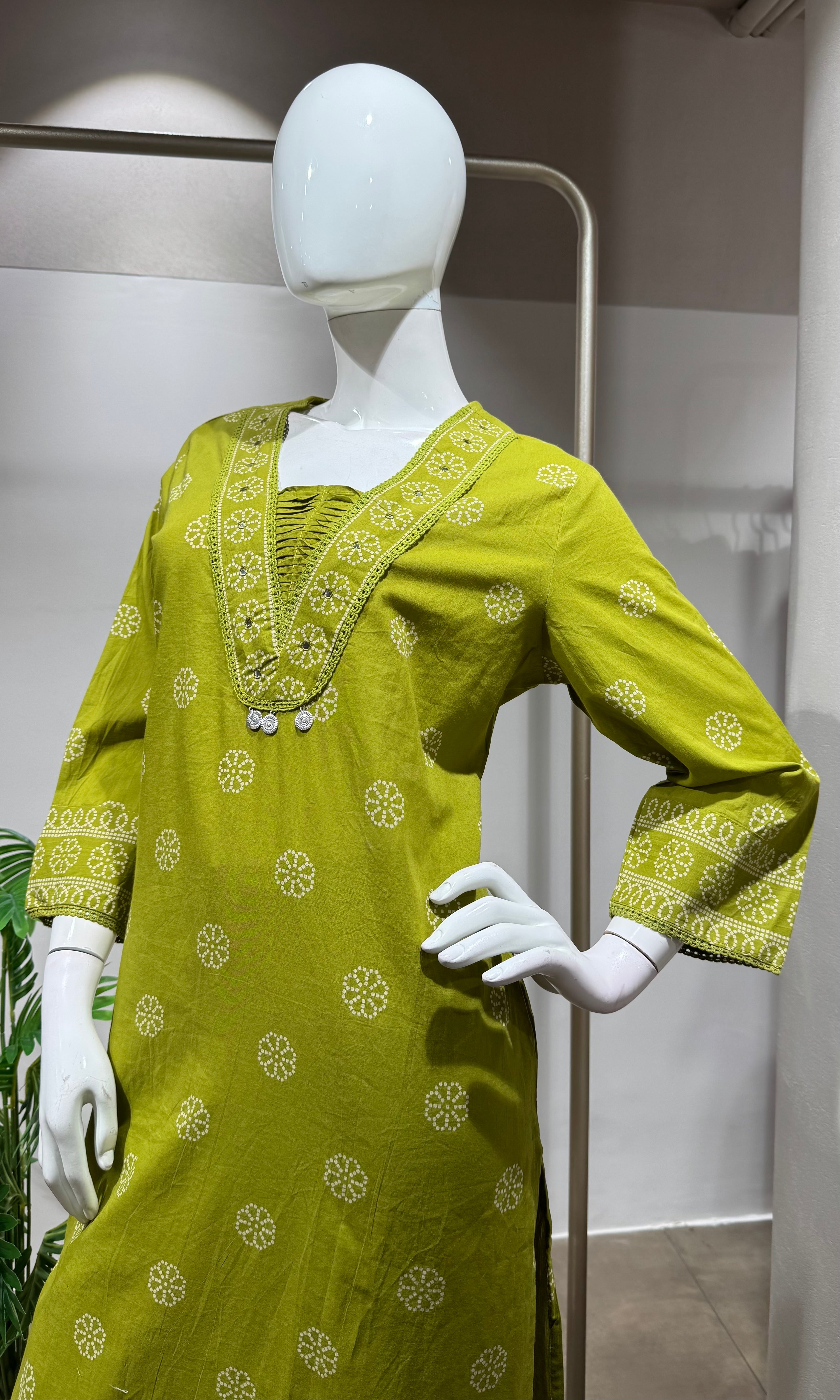 GREEN PRINTED EMBROIDERED KURTA SET