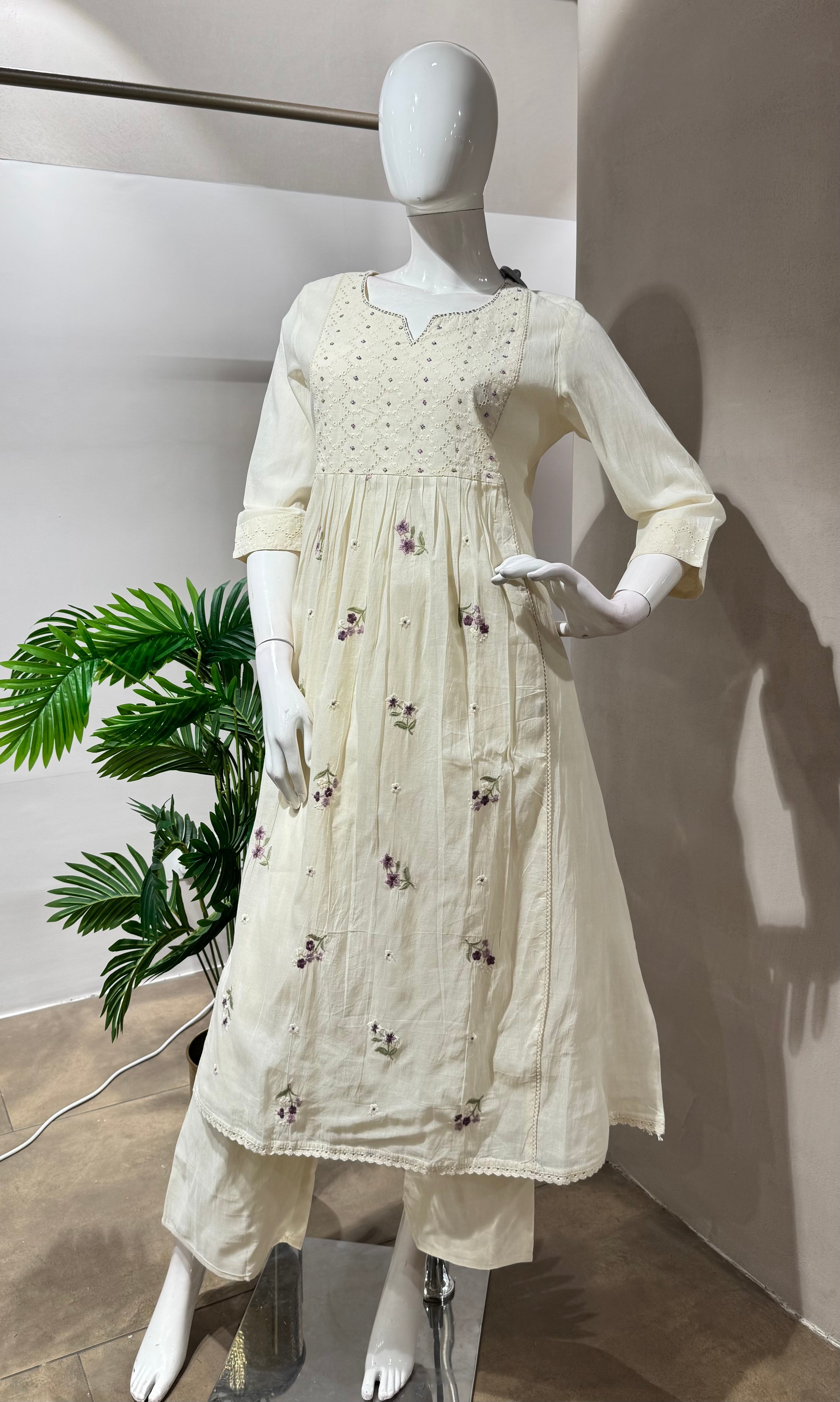 WHITE LAVENDER FLORAL EMBROIDERY KURTA SET