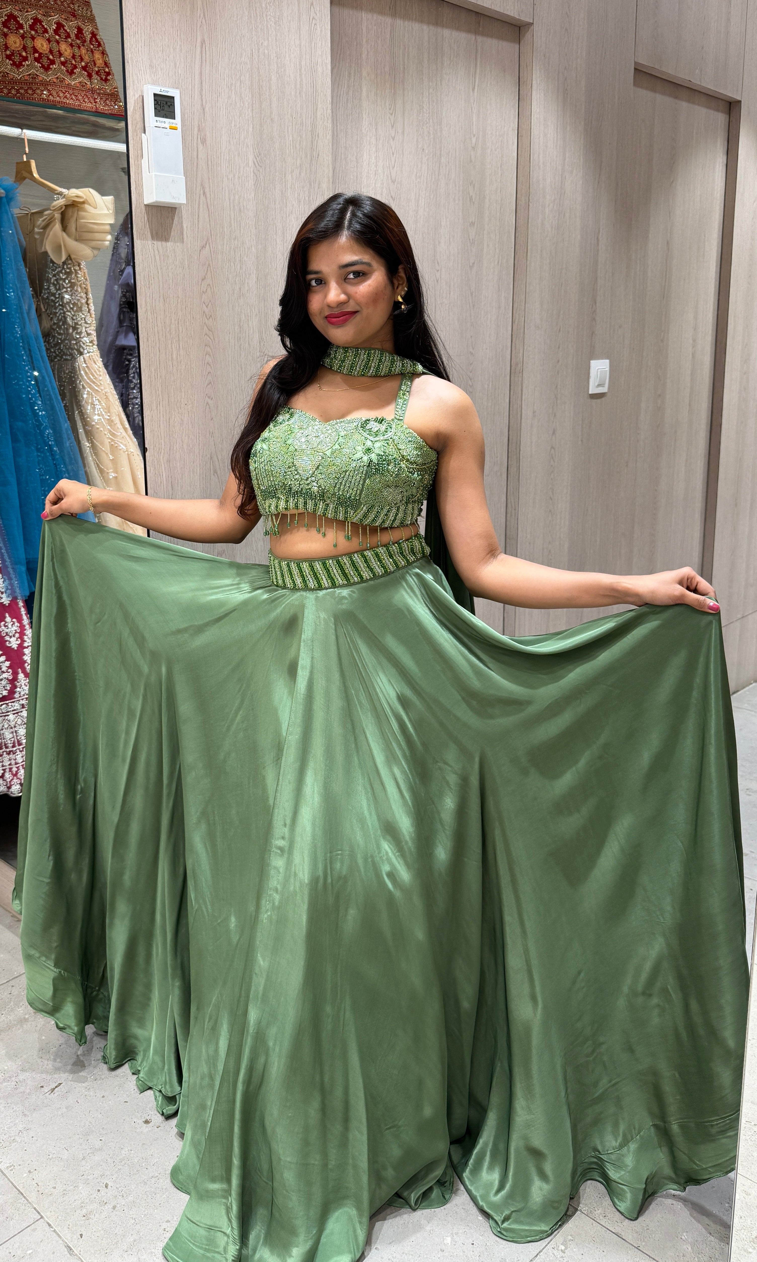 Green lehenga with neck dupatta 1000