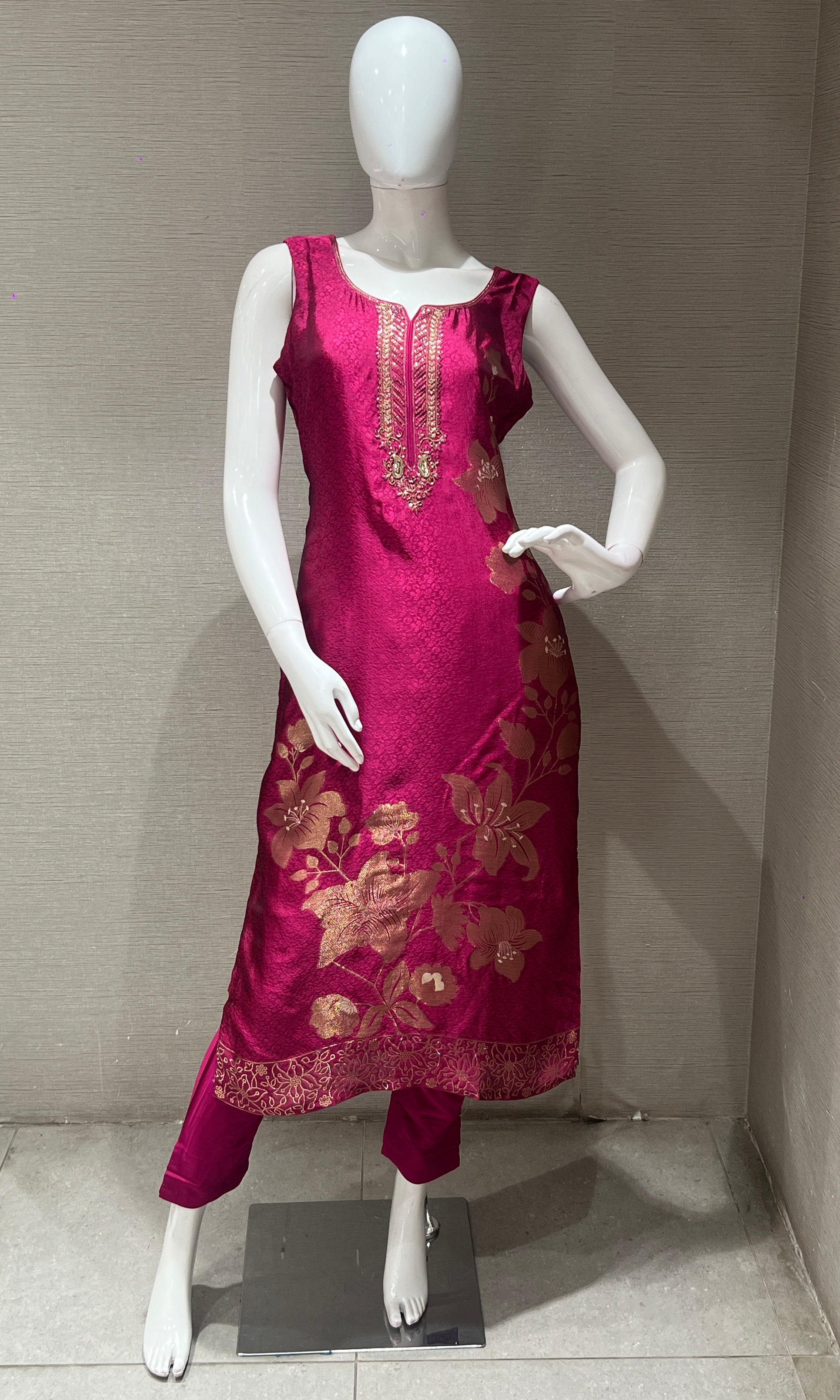 Pink floral embroidered kurta set