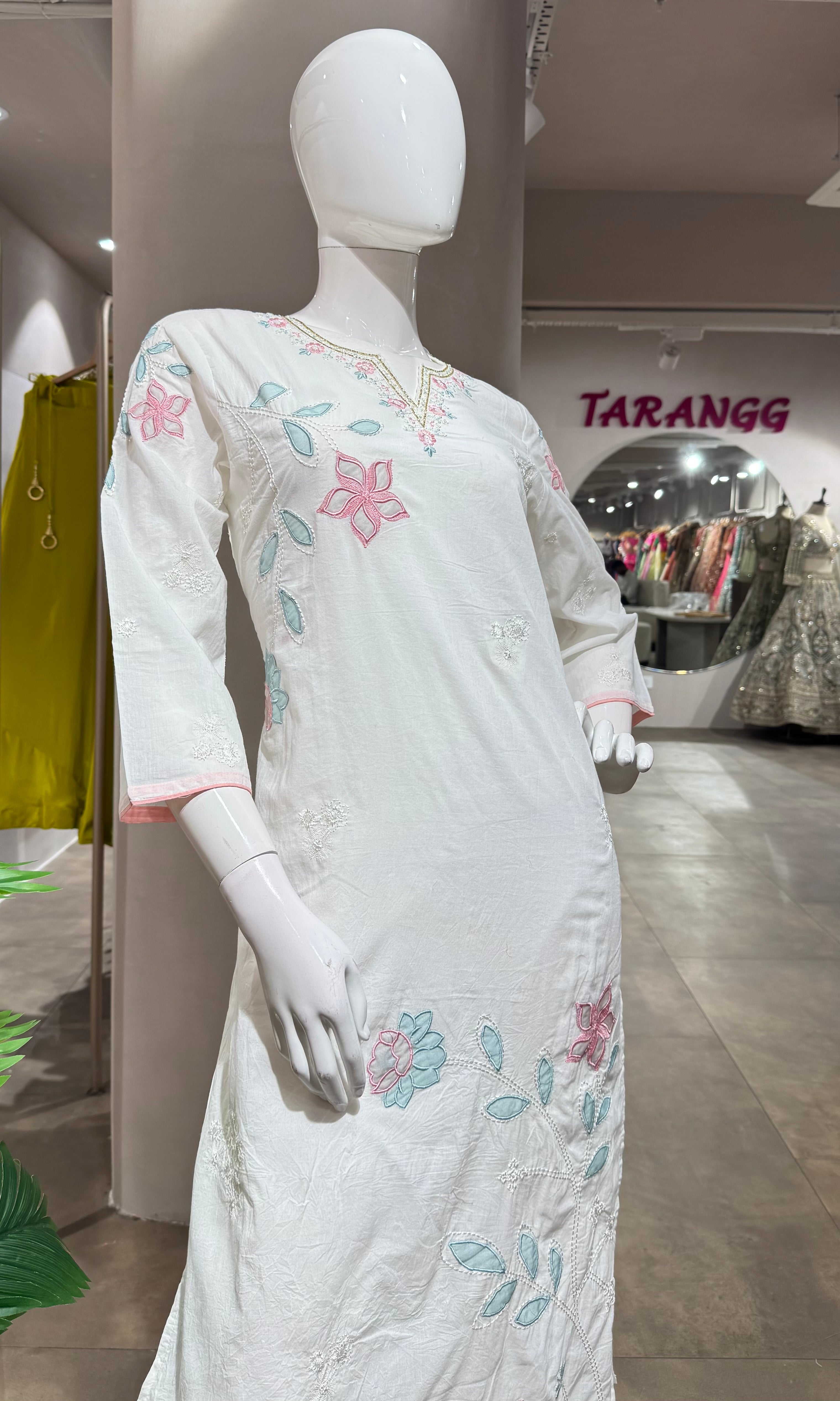WHITE FLORAL MOTIFS ETHNIC KURTA SET
