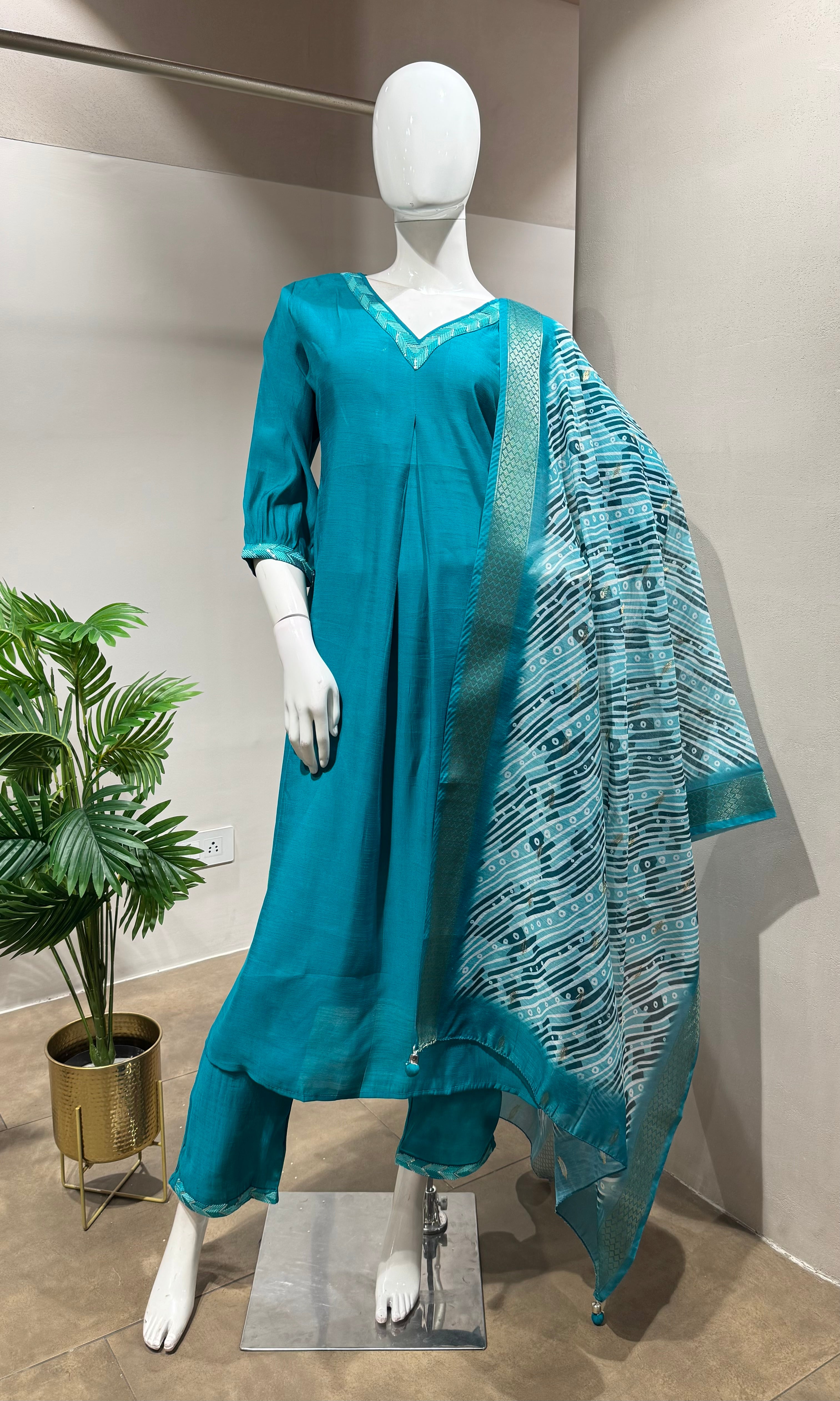 GREEN embroidered kurta set