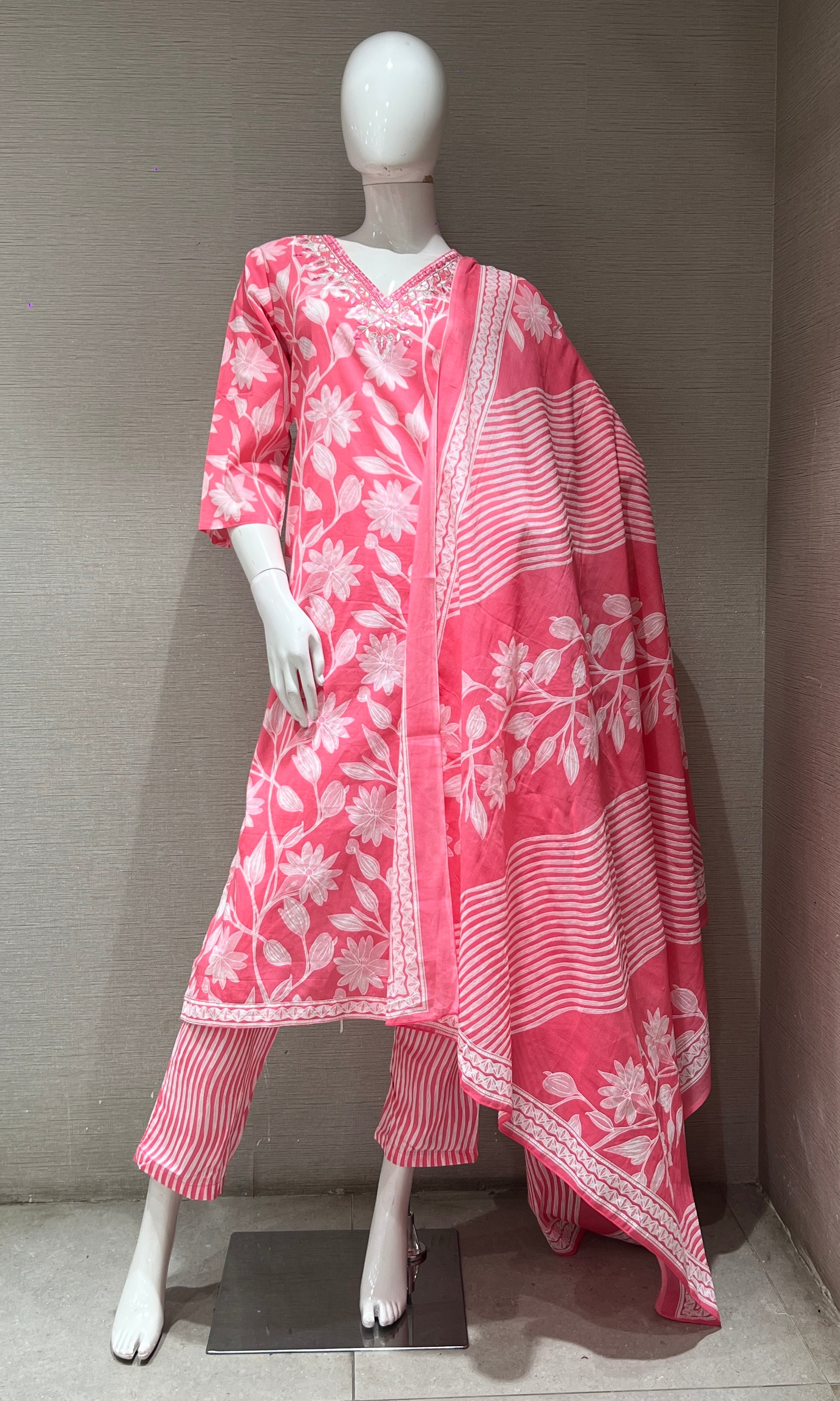 Pink FLORAL PRINT kurta set