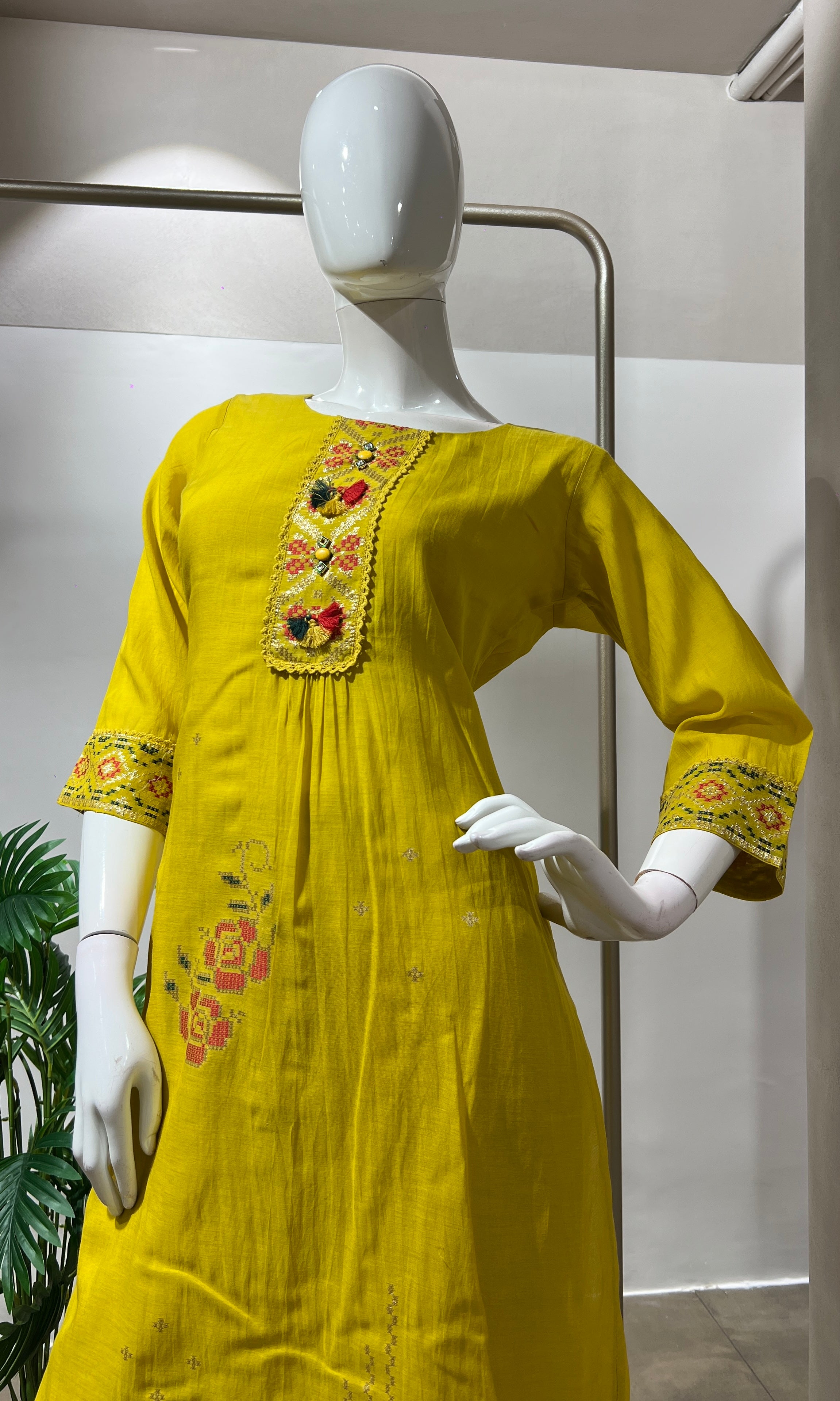 MUSTARD FLORAL EMBROIDERED KURTA SET
