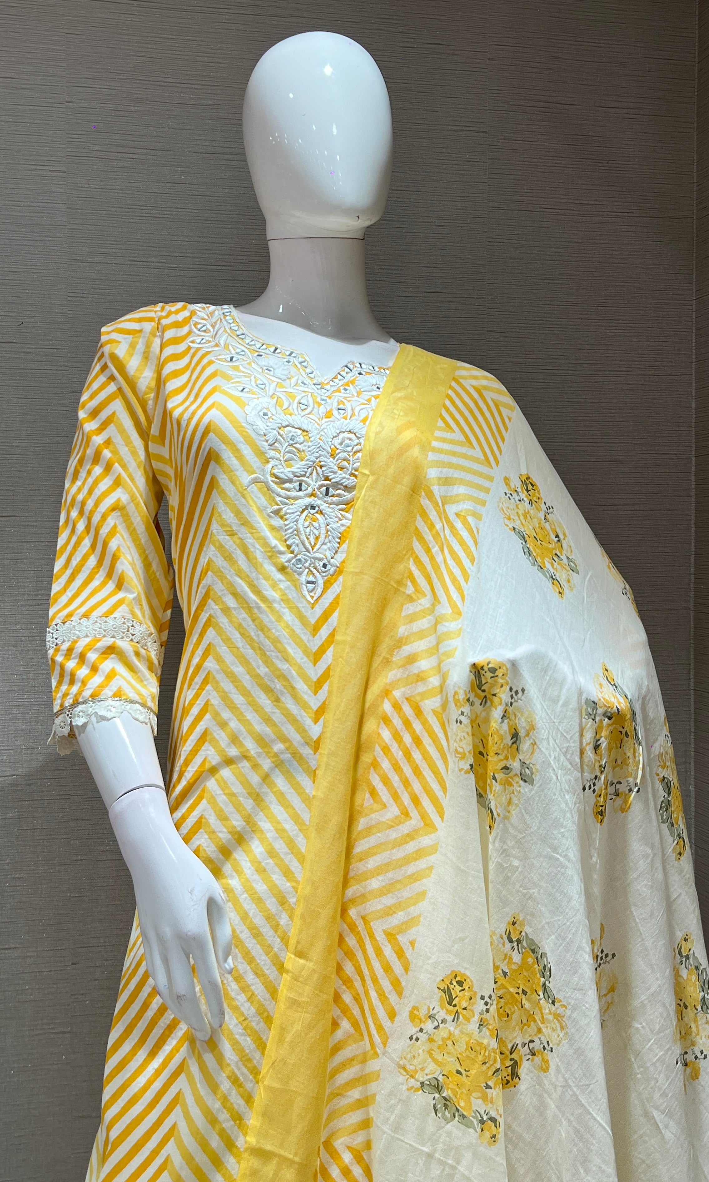 YELLOW LEHARIYA ZIG ZAG PRINT KURTA SET