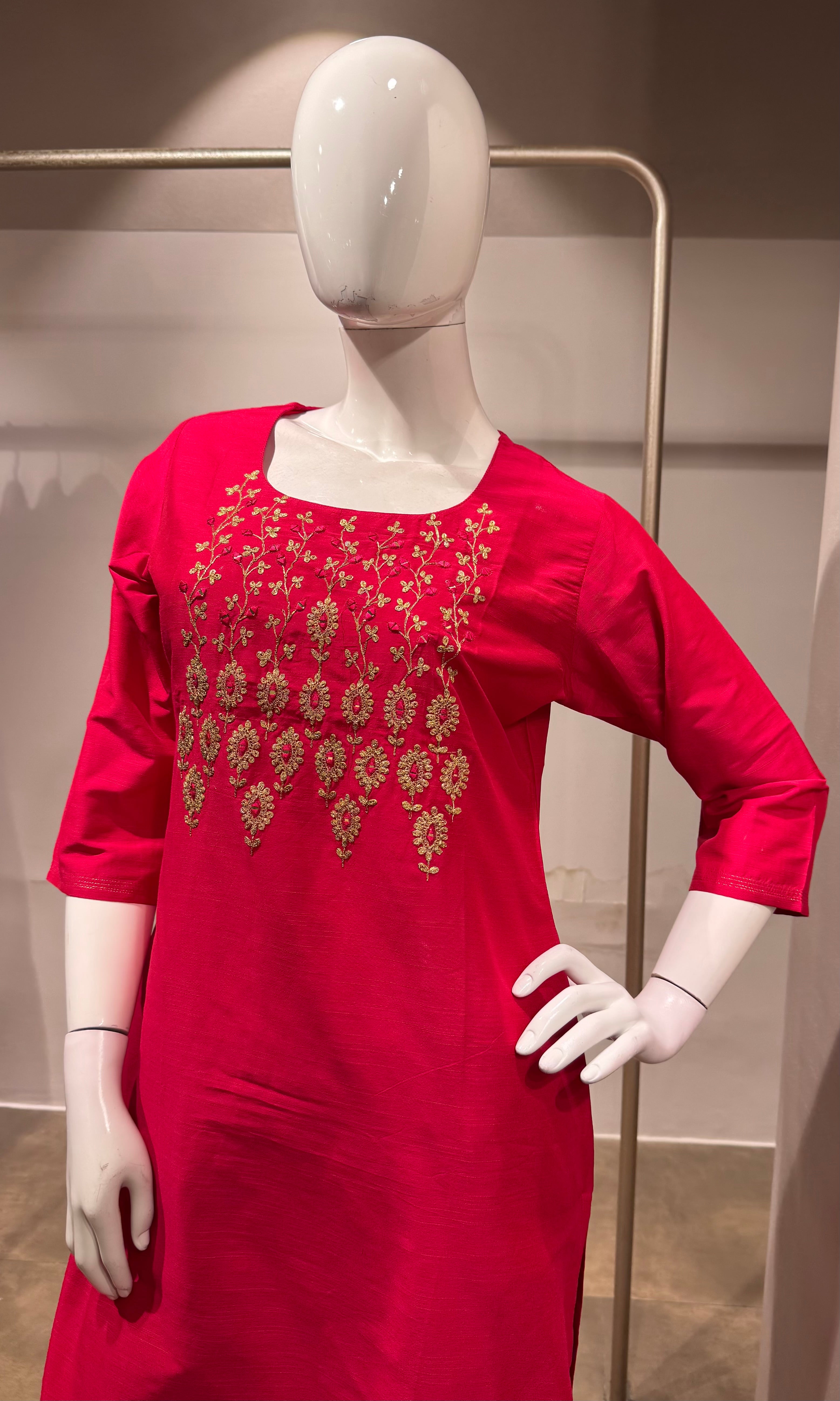 rani pink Ethnic motif kurta set
