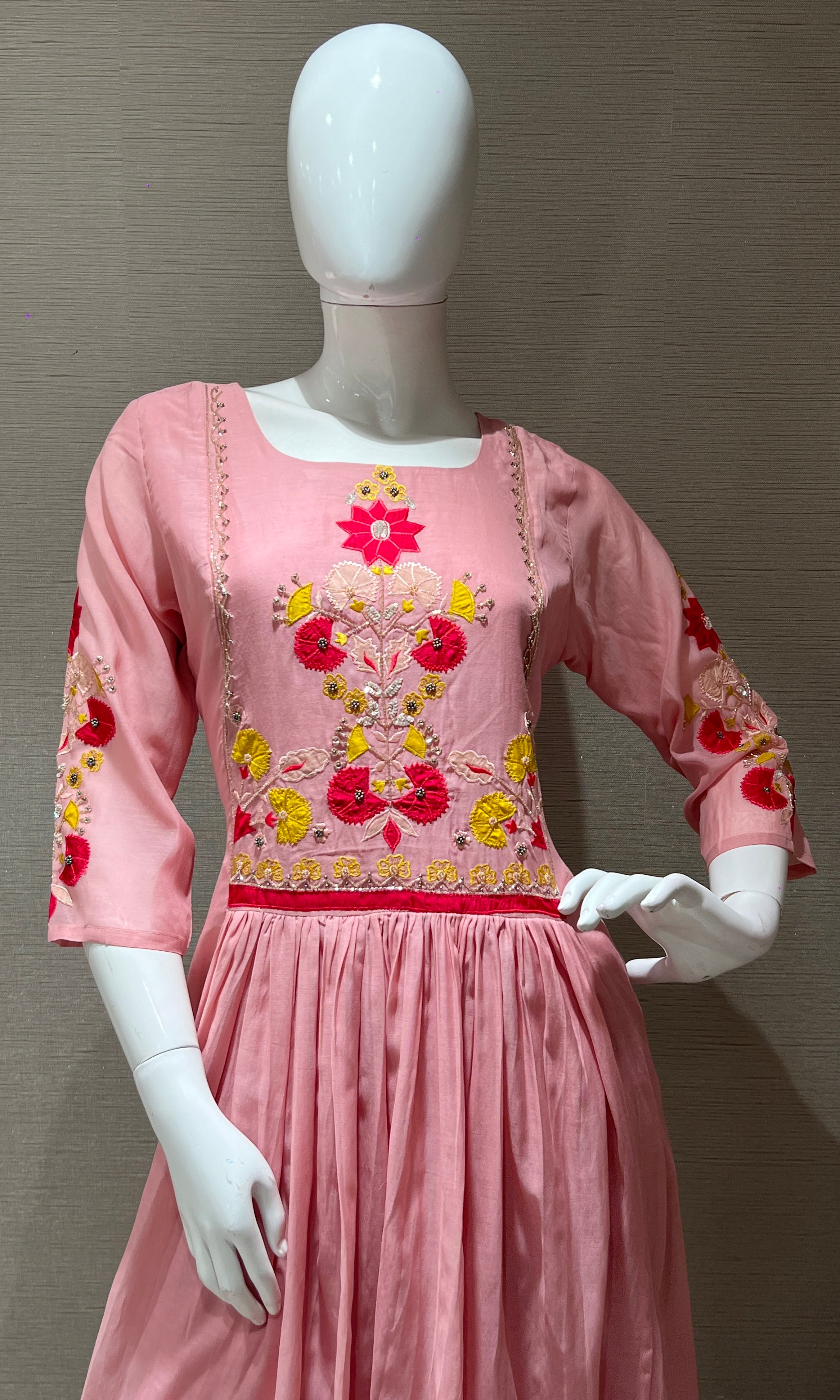Rose pink floral embroidered kurta set