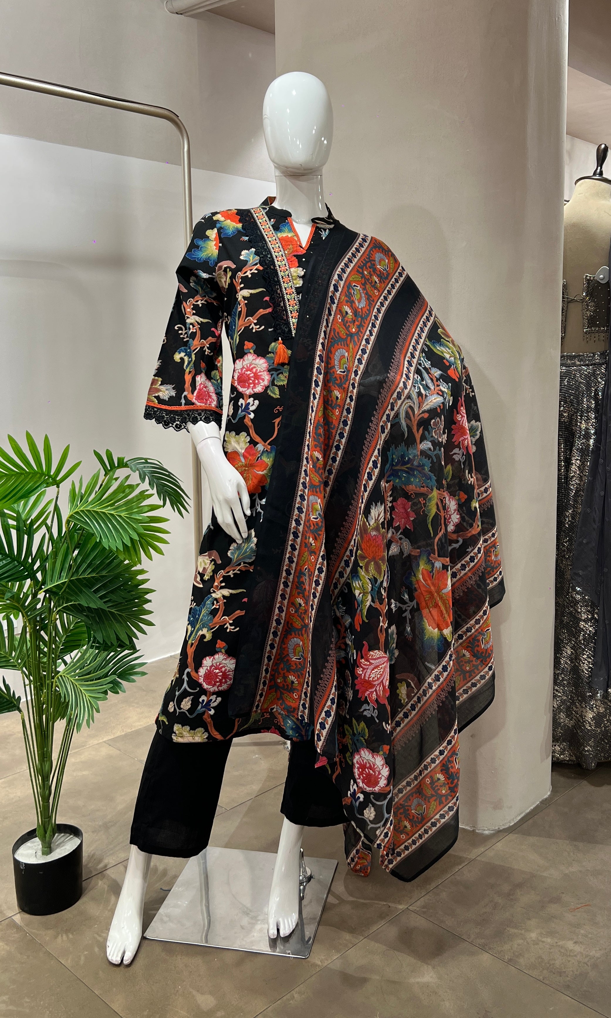 Black FLORAL EMBROIDERED kurta set