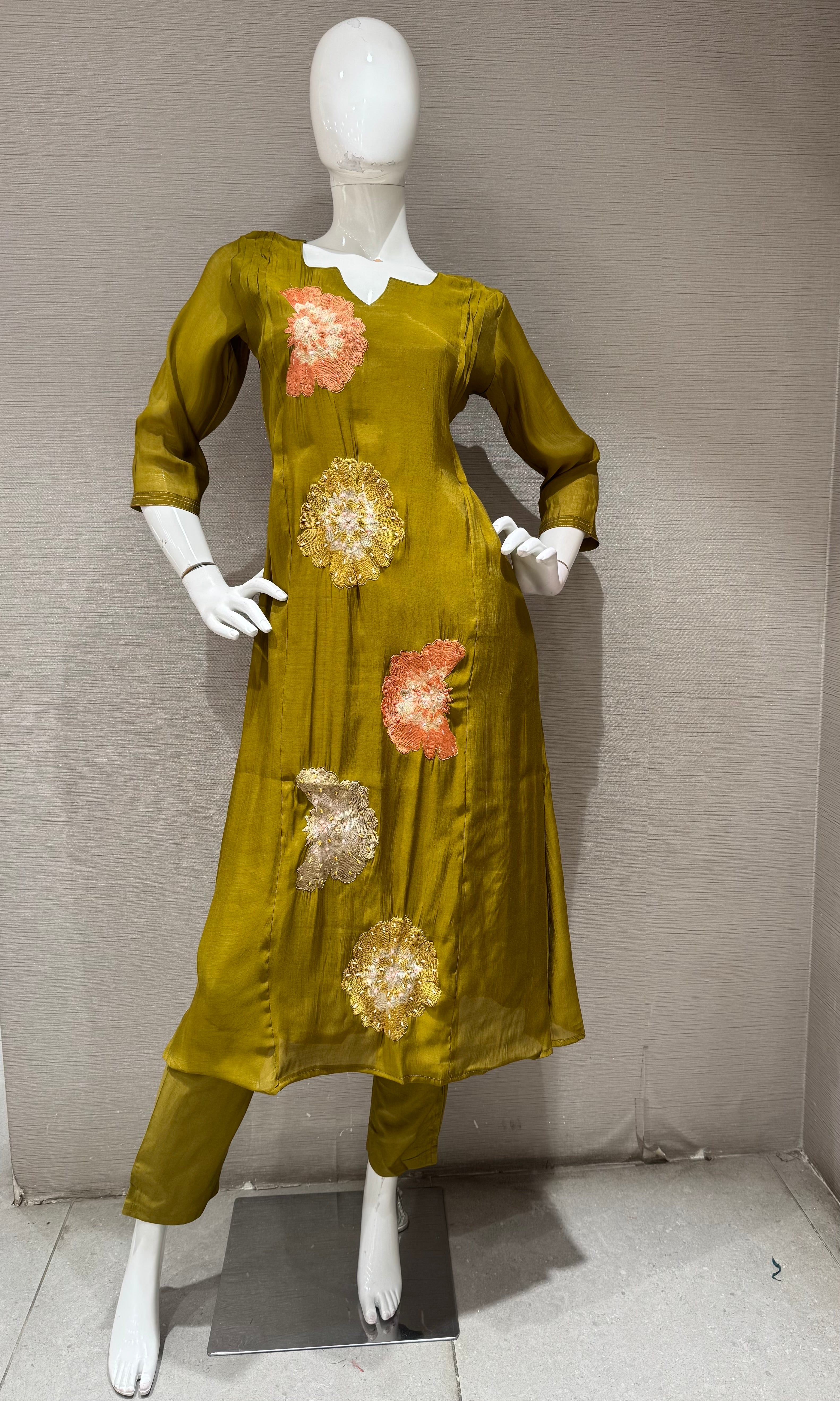 Mehendi Green cotton silk Floral Motif Kurta set with dupatta