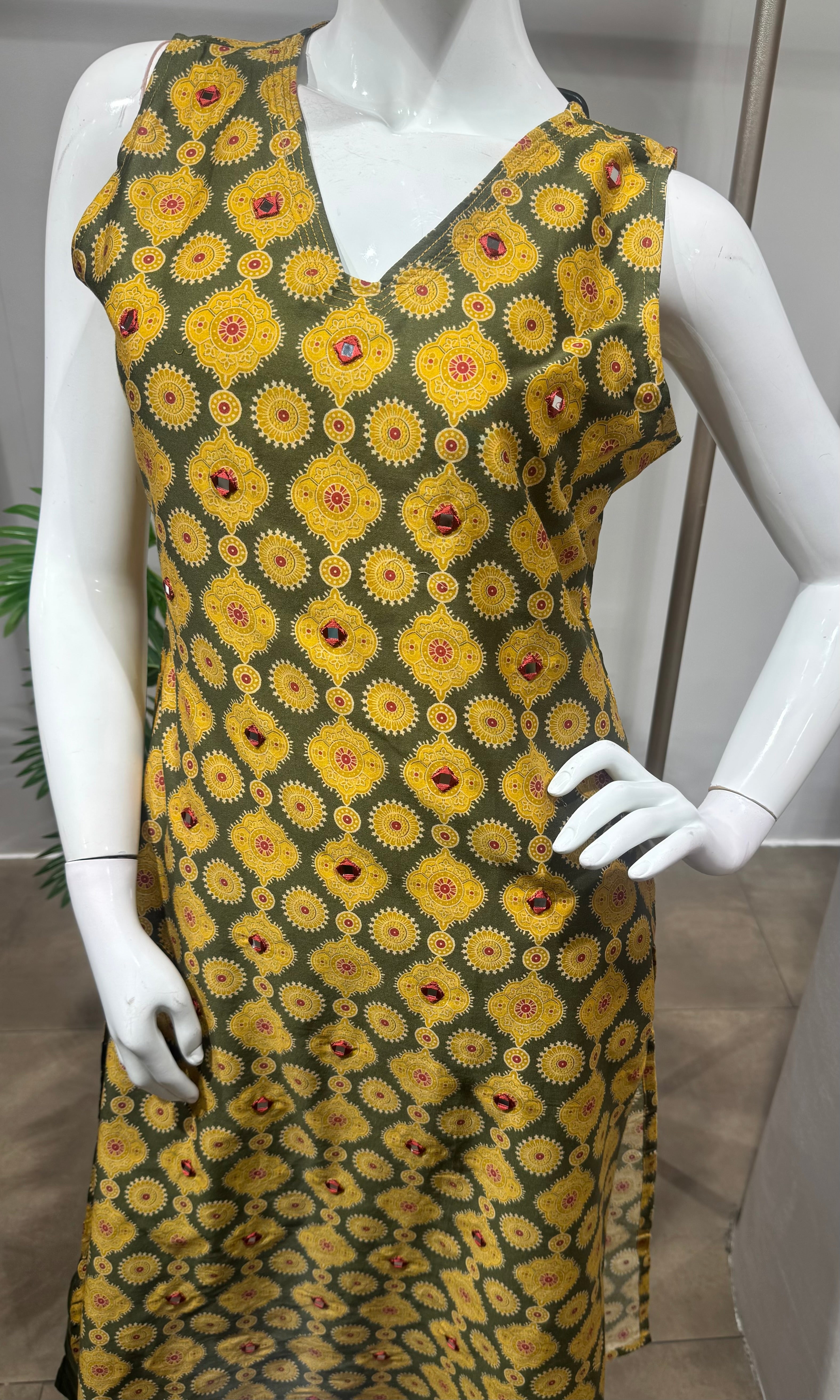 Mehandi Green Printed Kurti with bottom