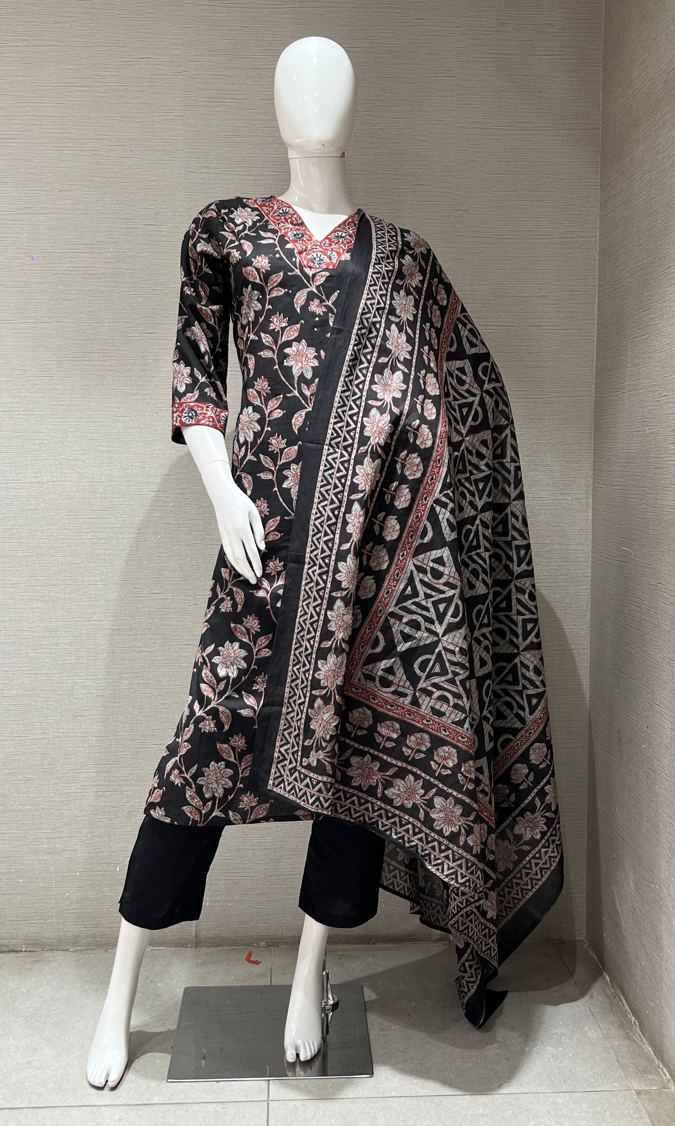 Black FLORAL PRINT kurta set