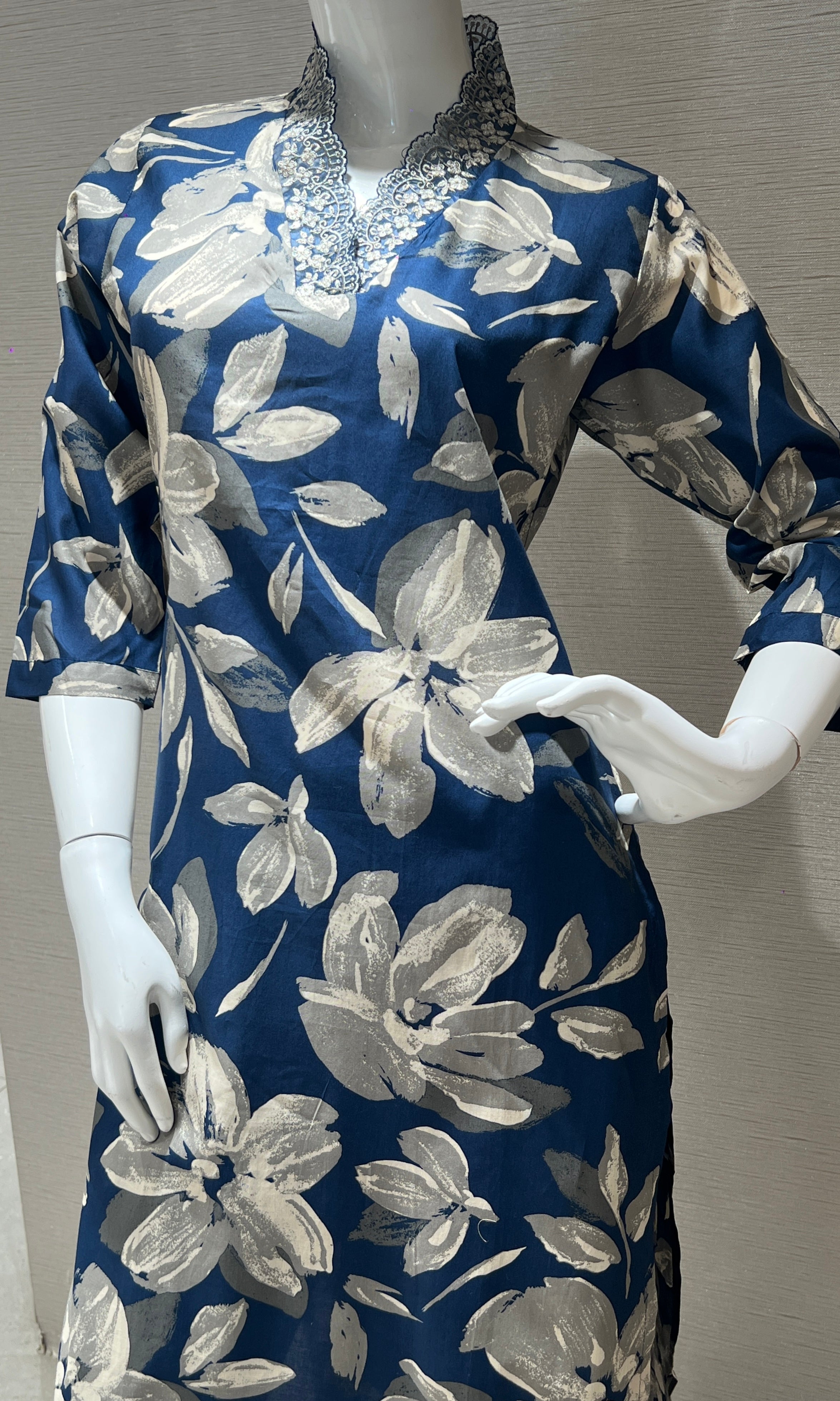 Elegent Blue floral print kurta set