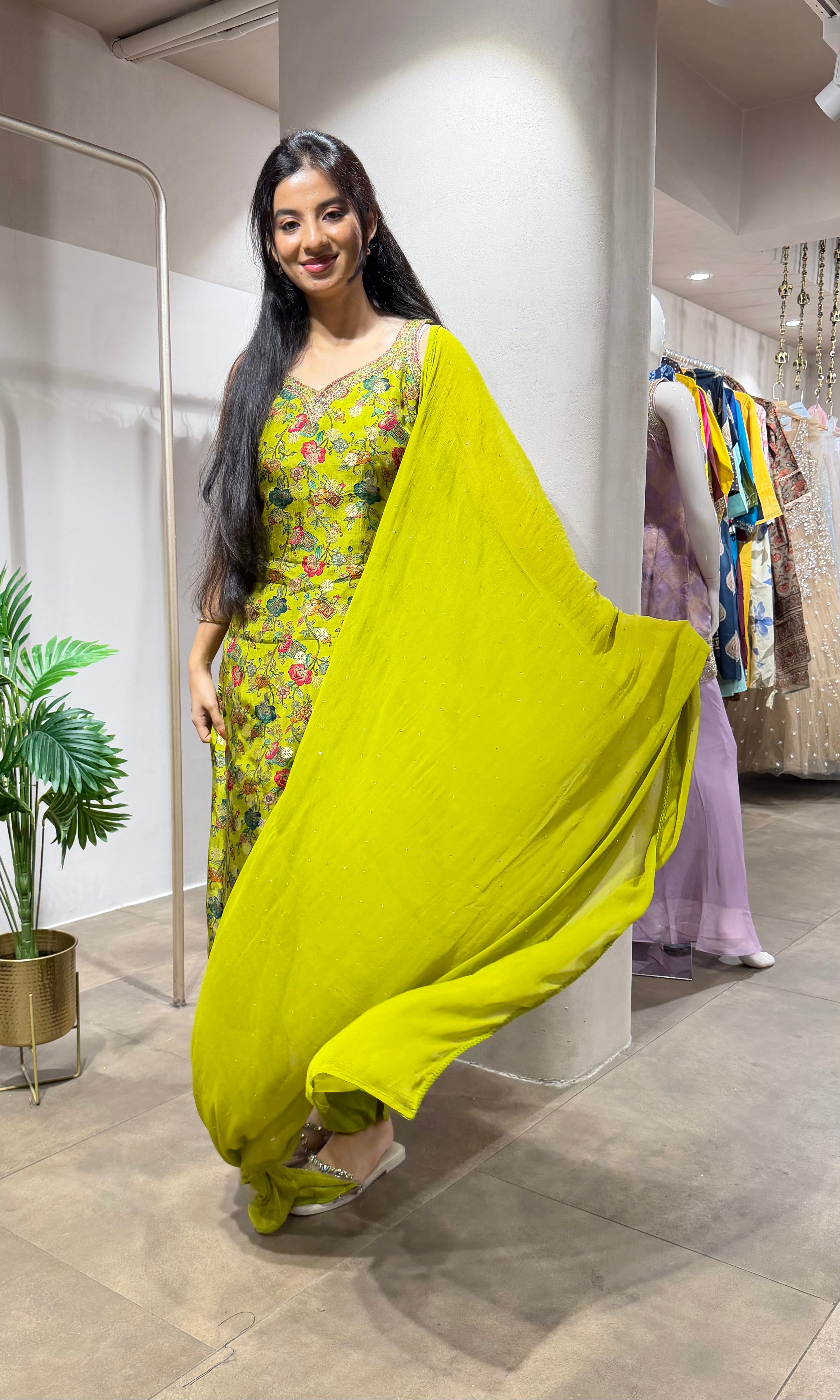 GREEN FLORAL EMBROIDERY KURTA SET